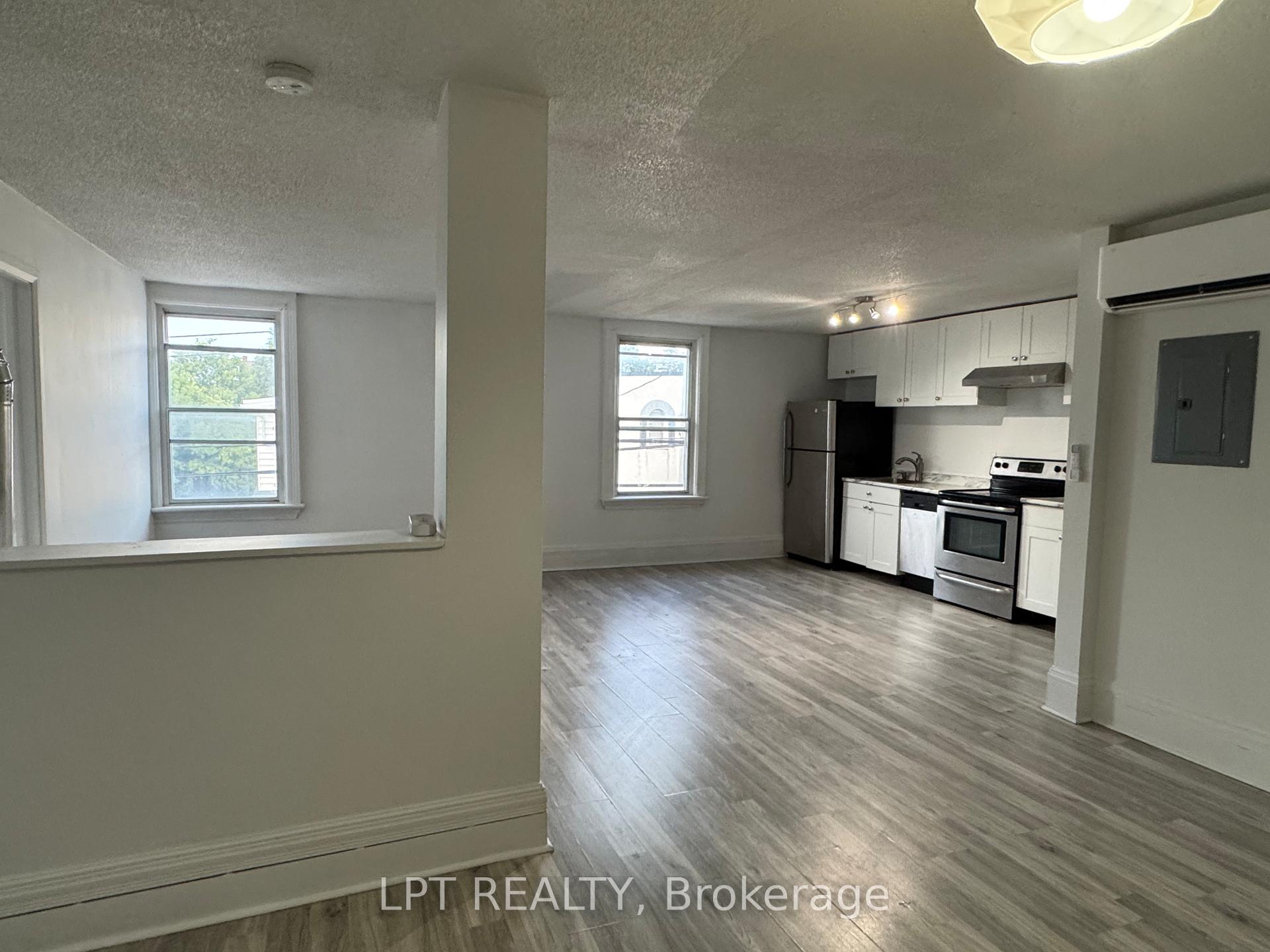 Photo 4 of Unit 2, 2 Queen Street W, Springwater, Elmvale — HOMEH