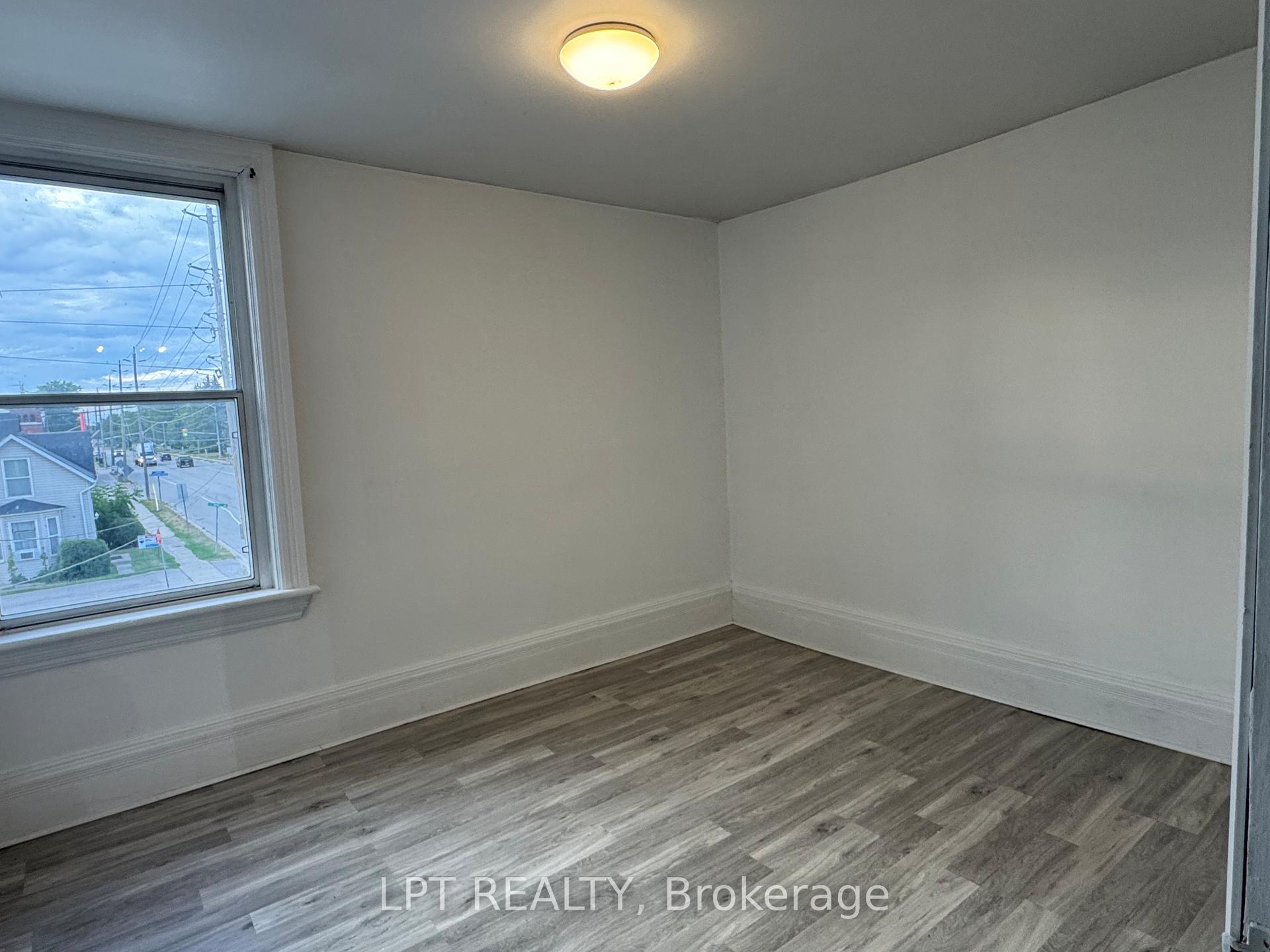 Photo 8 of Unit 2, 2 Queen Street W, Springwater, Elmvale — HOMEH