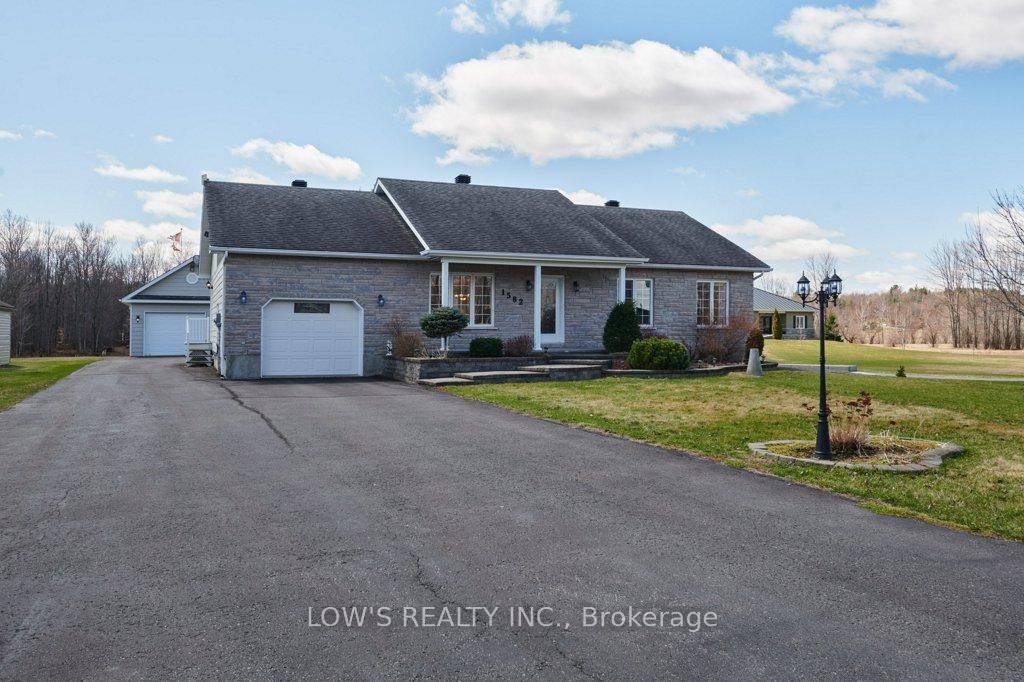Front of 1582 Sandy Hill Road