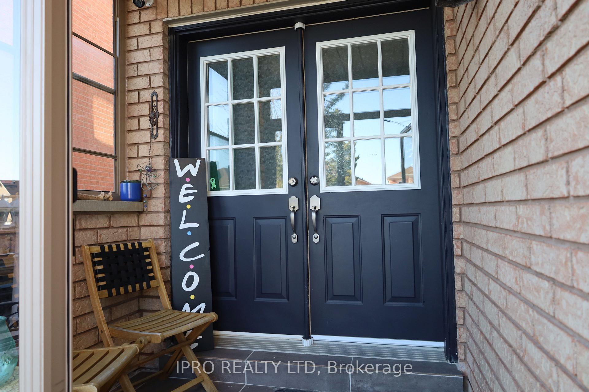 Photo 2 of 82 Weather Vane Lane, Brampton, Fletcher's Creek Village — HOMEH