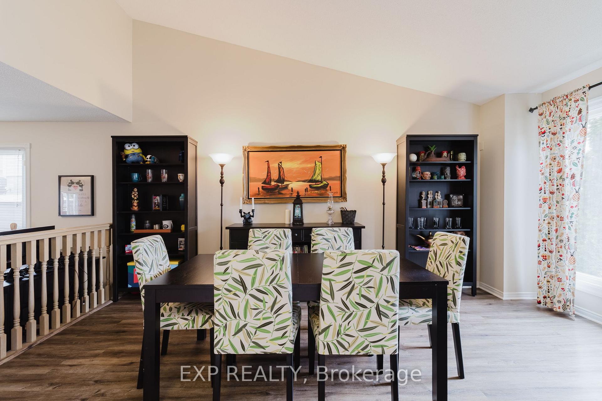 Photo 9 of 37 Springgarden Crescent, Hamilton, Stoney Creek Mountain — HOMEH