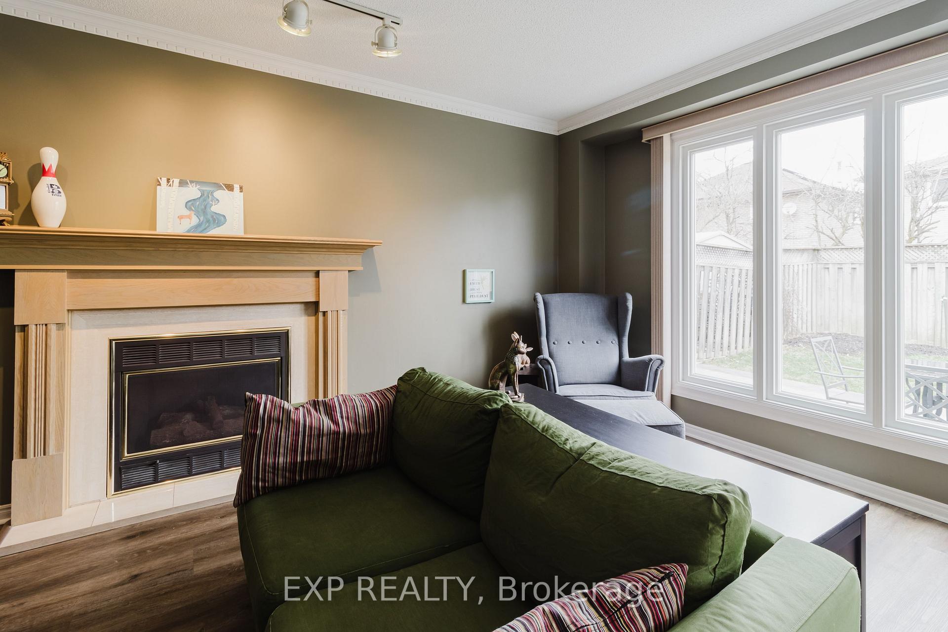 Photo 64 of 37 Springgarden Crescent, Hamilton, Stoney Creek Mountain — HOMEH