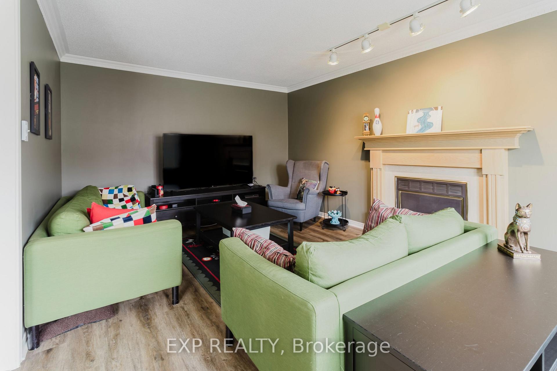 Photo 65 of 37 Springgarden Crescent, Hamilton, Stoney Creek Mountain — HOMEH