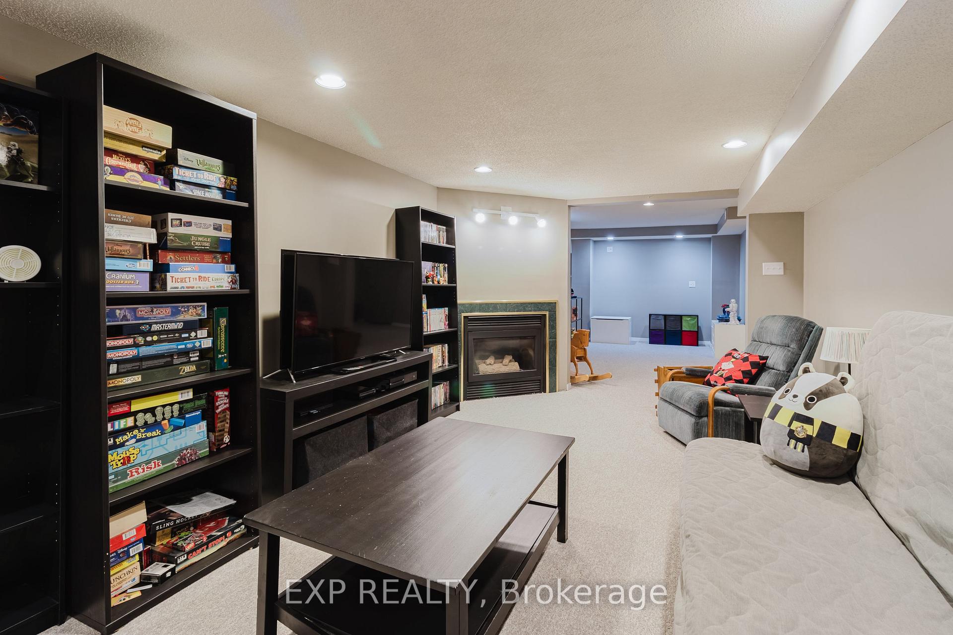 Photo 94 of 37 Springgarden Crescent, Hamilton, Stoney Creek Mountain — HOMEH