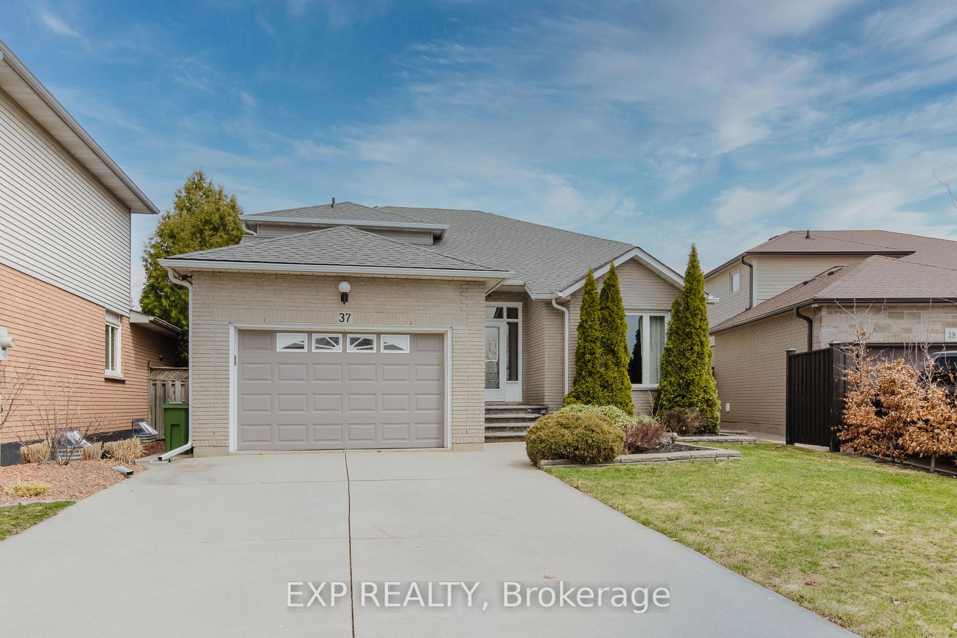 Photo 22 of 37 Springgarden Crescent, Hamilton, Stoney Creek Mountain — HOMEH