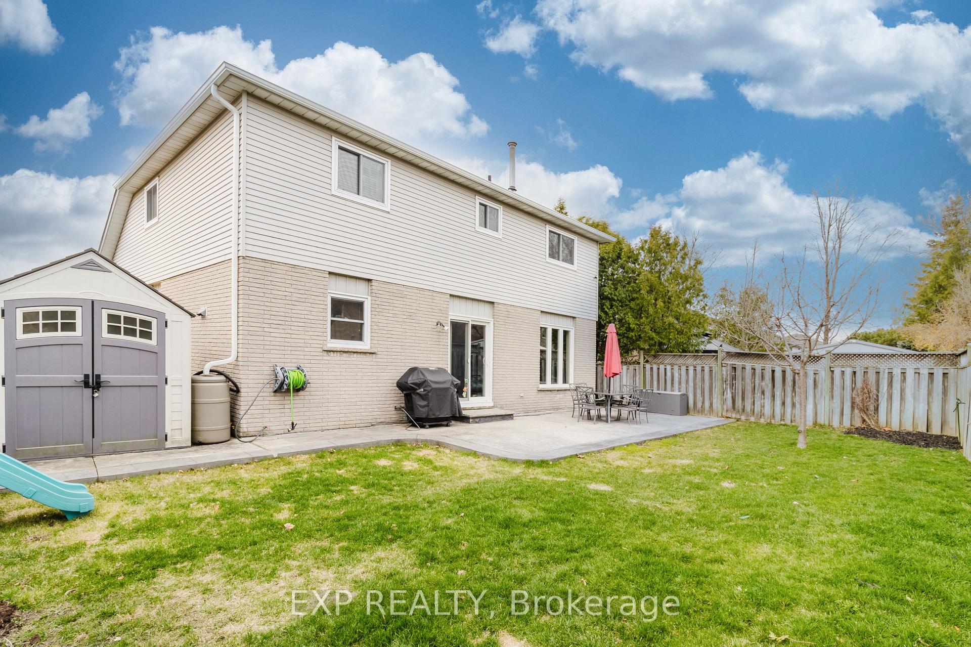 Photo 25 of 37 Springgarden Crescent, Hamilton, Stoney Creek Mountain — HOMEH