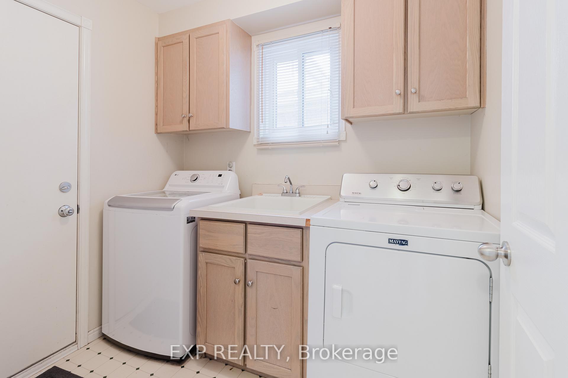 Photo 42 of 37 Springgarden Crescent, Hamilton, Stoney Creek Mountain — HOMEH
