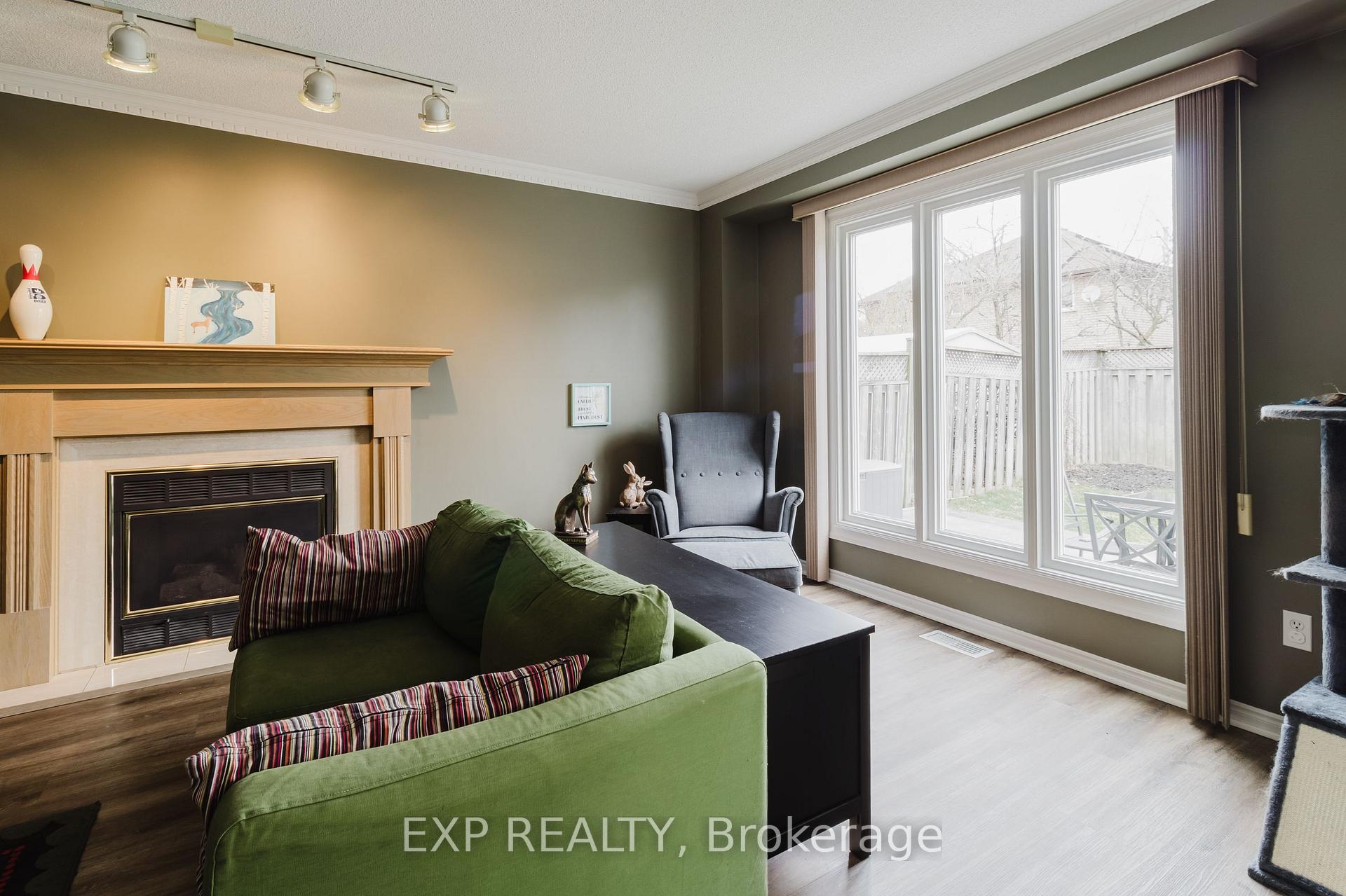 Photo 43 of 37 Springgarden Crescent, Hamilton, Stoney Creek Mountain — HOMEH
