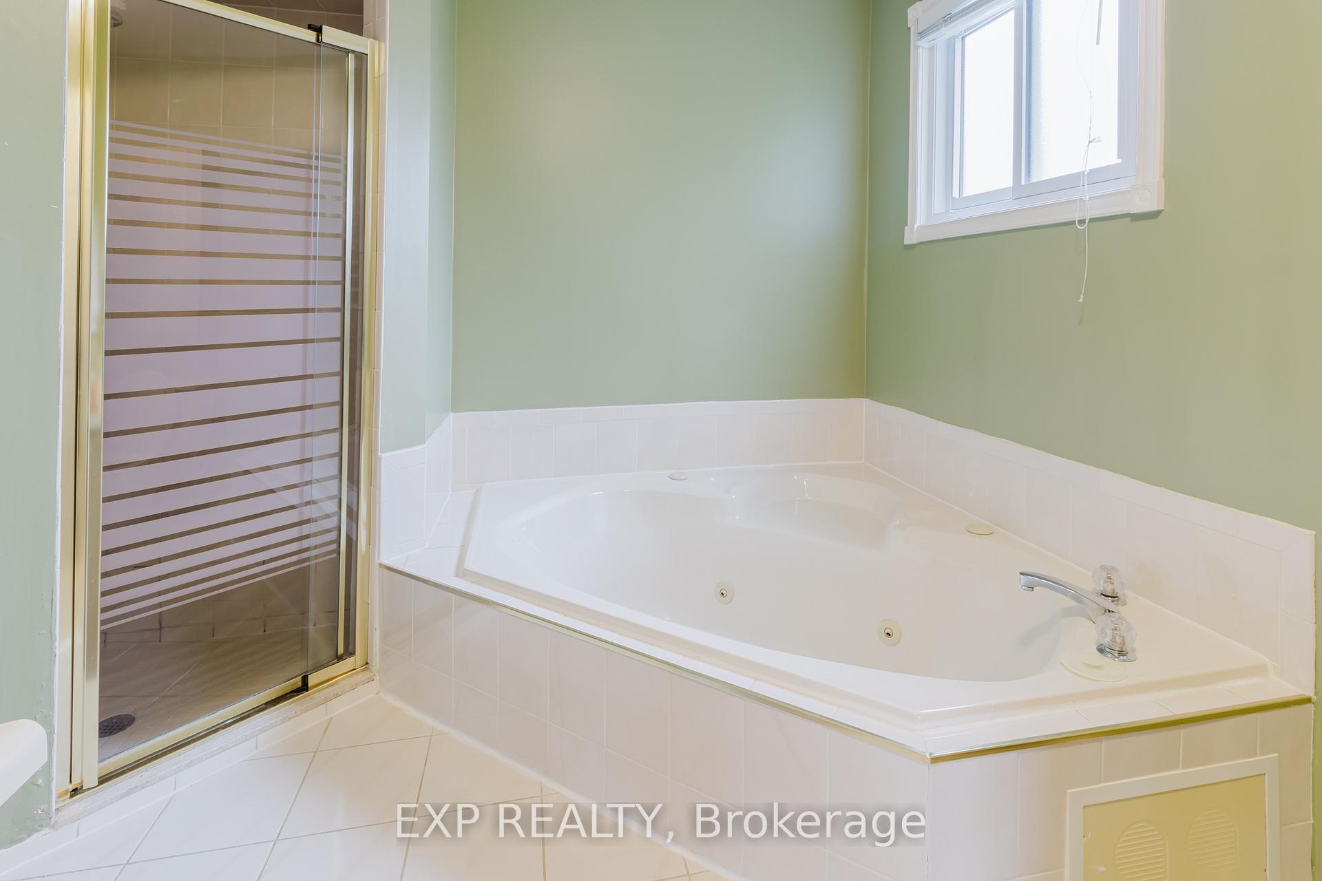 Photo 54 of 37 Springgarden Crescent, Hamilton, Stoney Creek Mountain — HOMEH