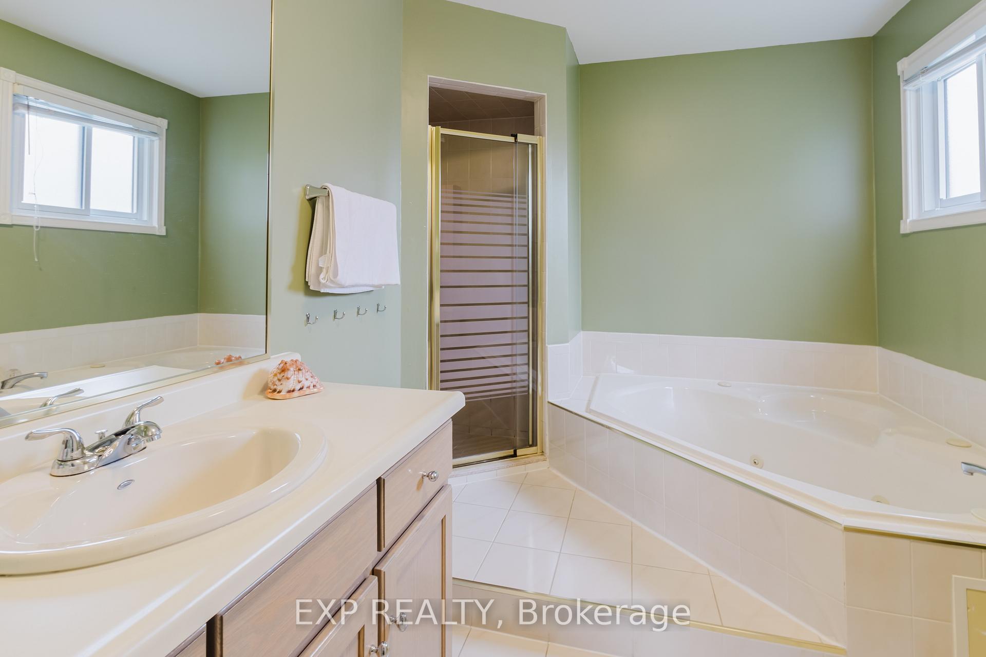 Photo 55 of 37 Springgarden Crescent, Hamilton, Stoney Creek Mountain — HOMEH
