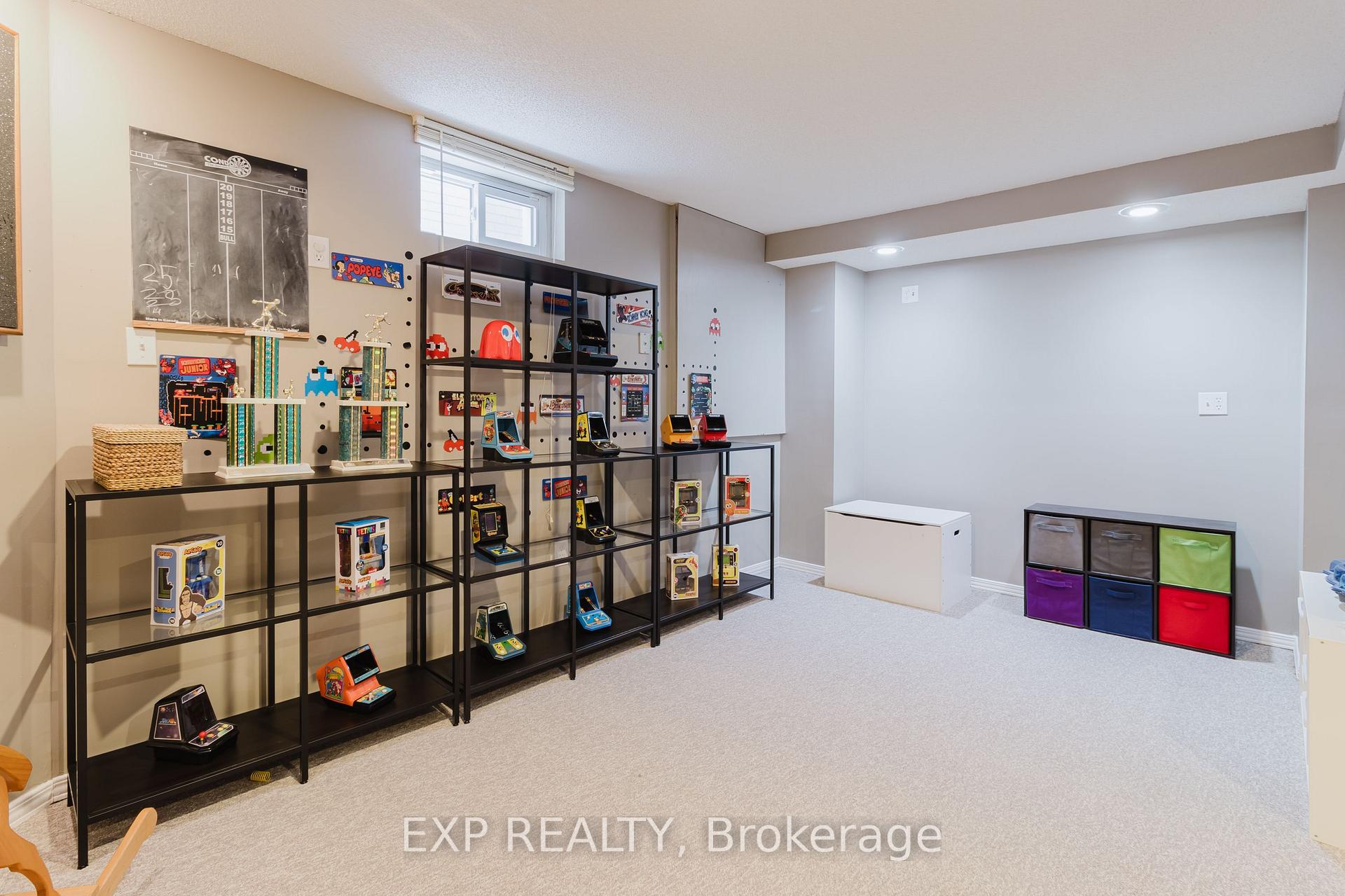 Photo 82 of 37 Springgarden Crescent, Hamilton, Stoney Creek Mountain — HOMEH