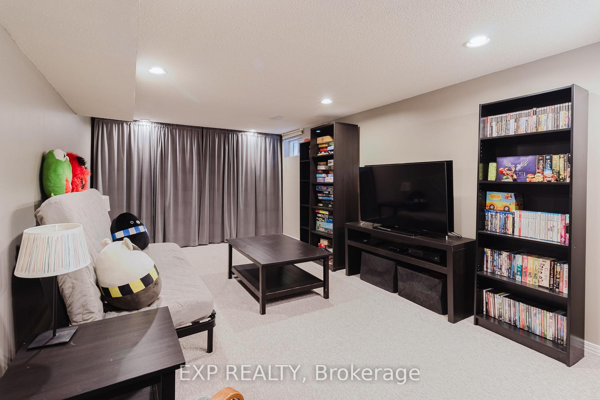 Photo 85 of 37 Springgarden Crescent, Hamilton, Stoney Creek Mountain — HOMEH