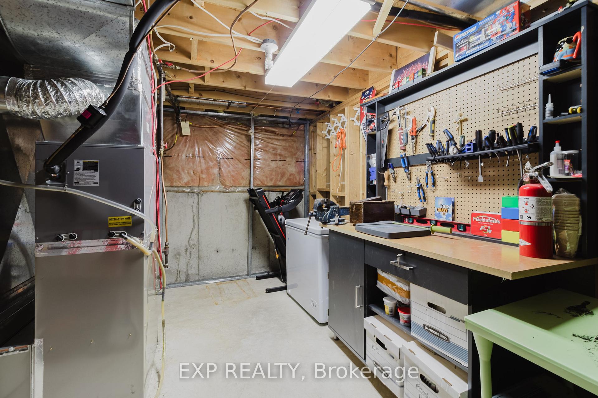 Photo 88 of 37 Springgarden Crescent, Hamilton, Stoney Creek Mountain — HOMEH
