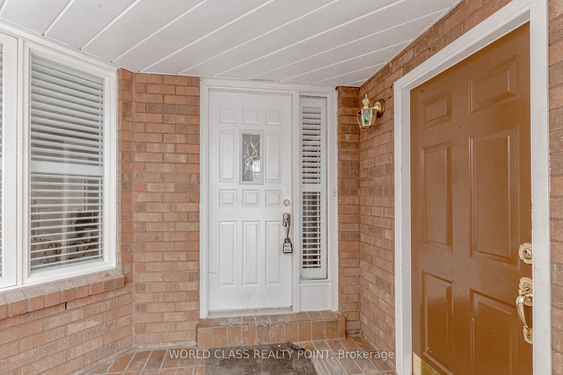 Photo 2 of 54 Wooliston Crescent N, Brampton, Fletcher's West — HOMEH