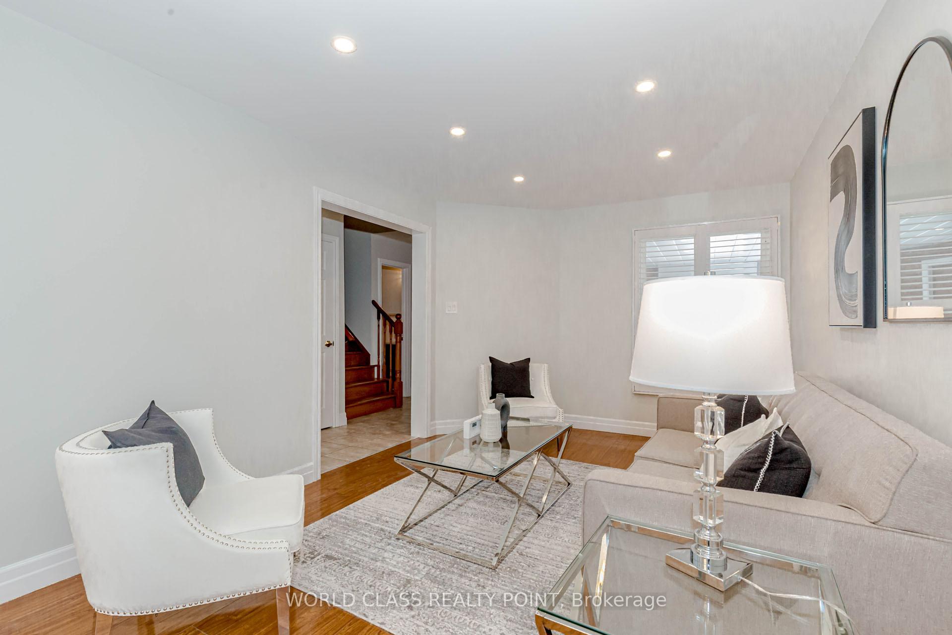 Photo 6 of 54 Wooliston Crescent N, Brampton, Fletcher's West — HOMEH