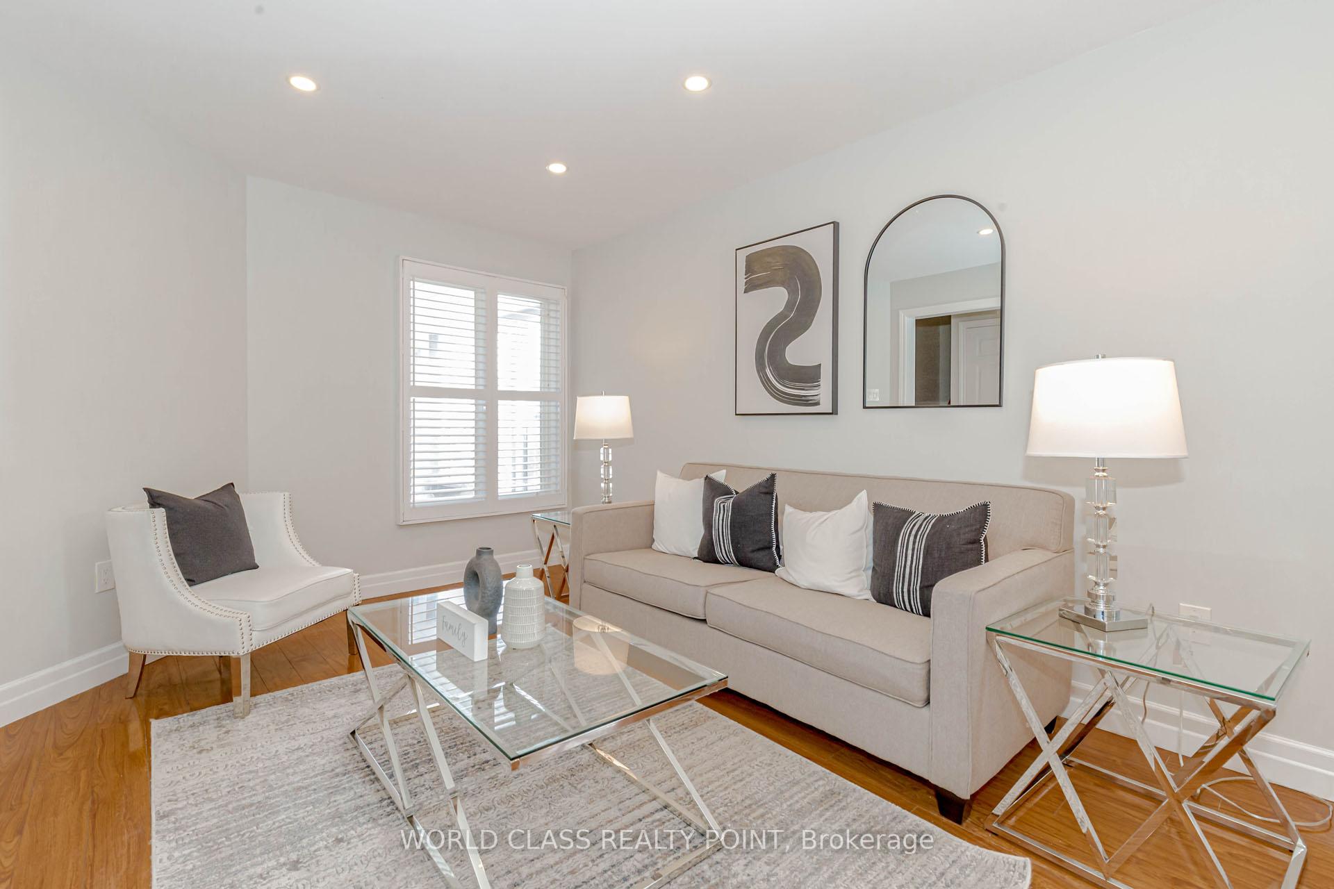 Photo 7 of 54 Wooliston Crescent N, Brampton, Fletcher's West — HOMEH