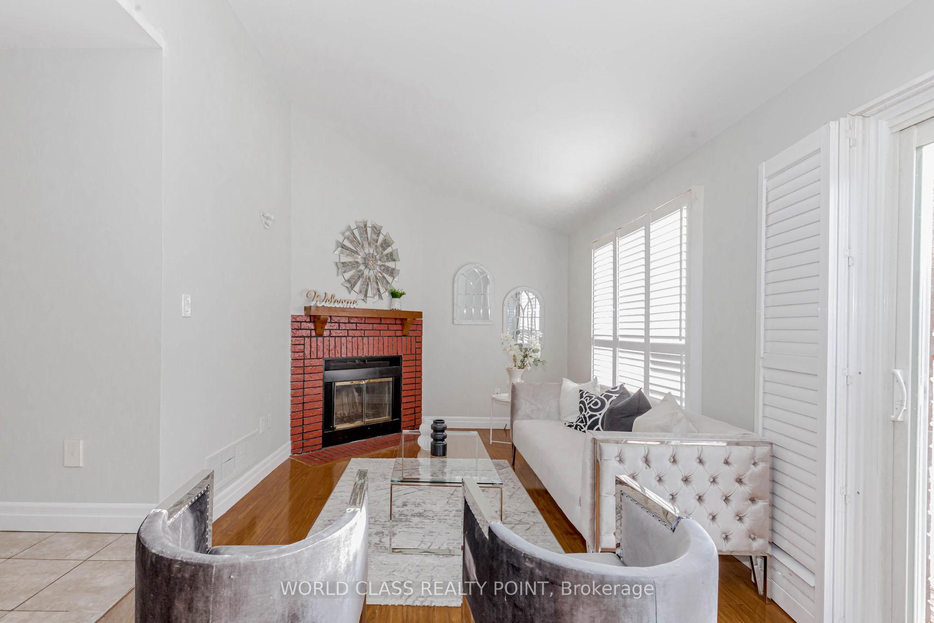 Photo 13 of 54 Wooliston Crescent N, Brampton, Fletcher's West — HOMEH