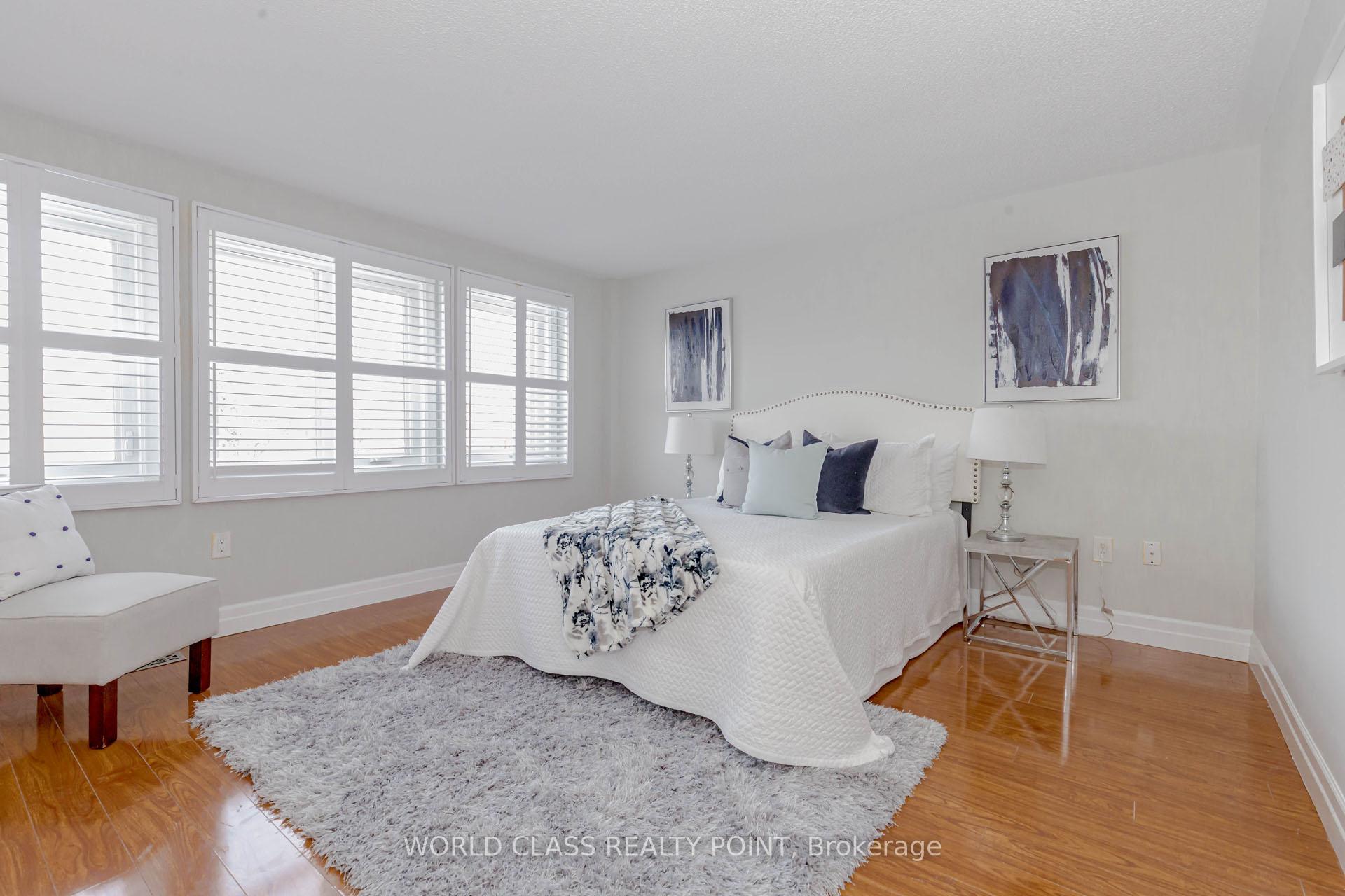 Photo 17 of 54 Wooliston Crescent N, Brampton, Fletcher's West — HOMEH