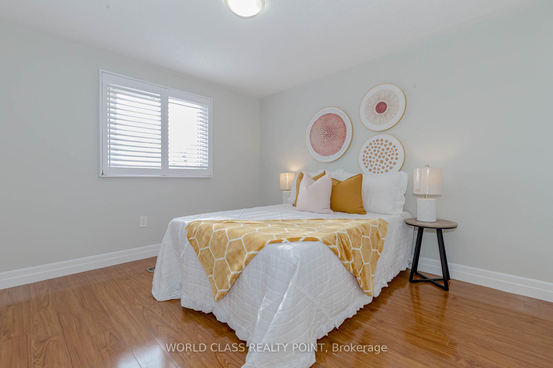 Photo 22 of 54 Wooliston Crescent N, Brampton, Fletcher's West — HOMEH