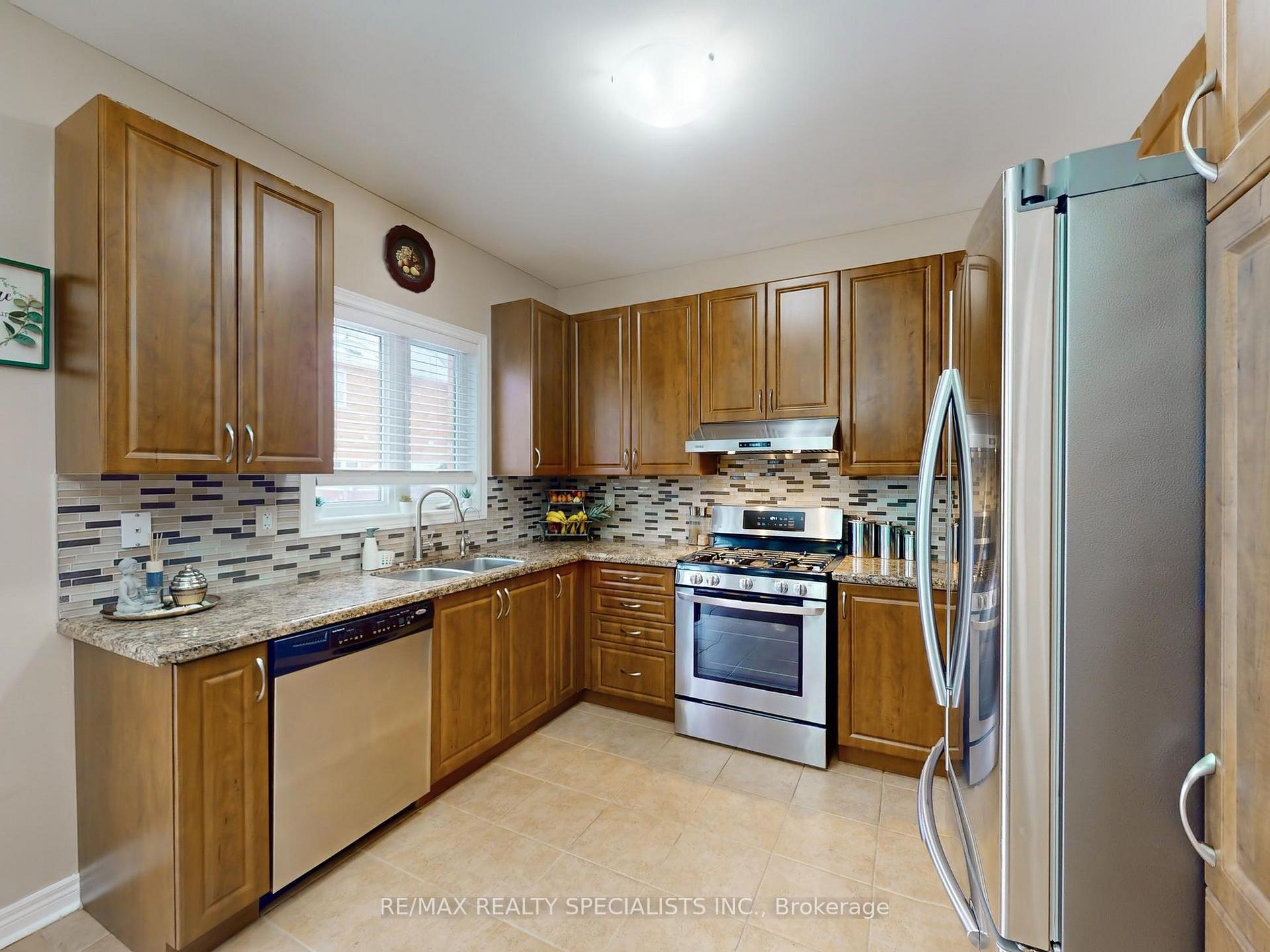 Photo 15 of 29 Rathmore Street, Brampton, Bram East — HOMEH