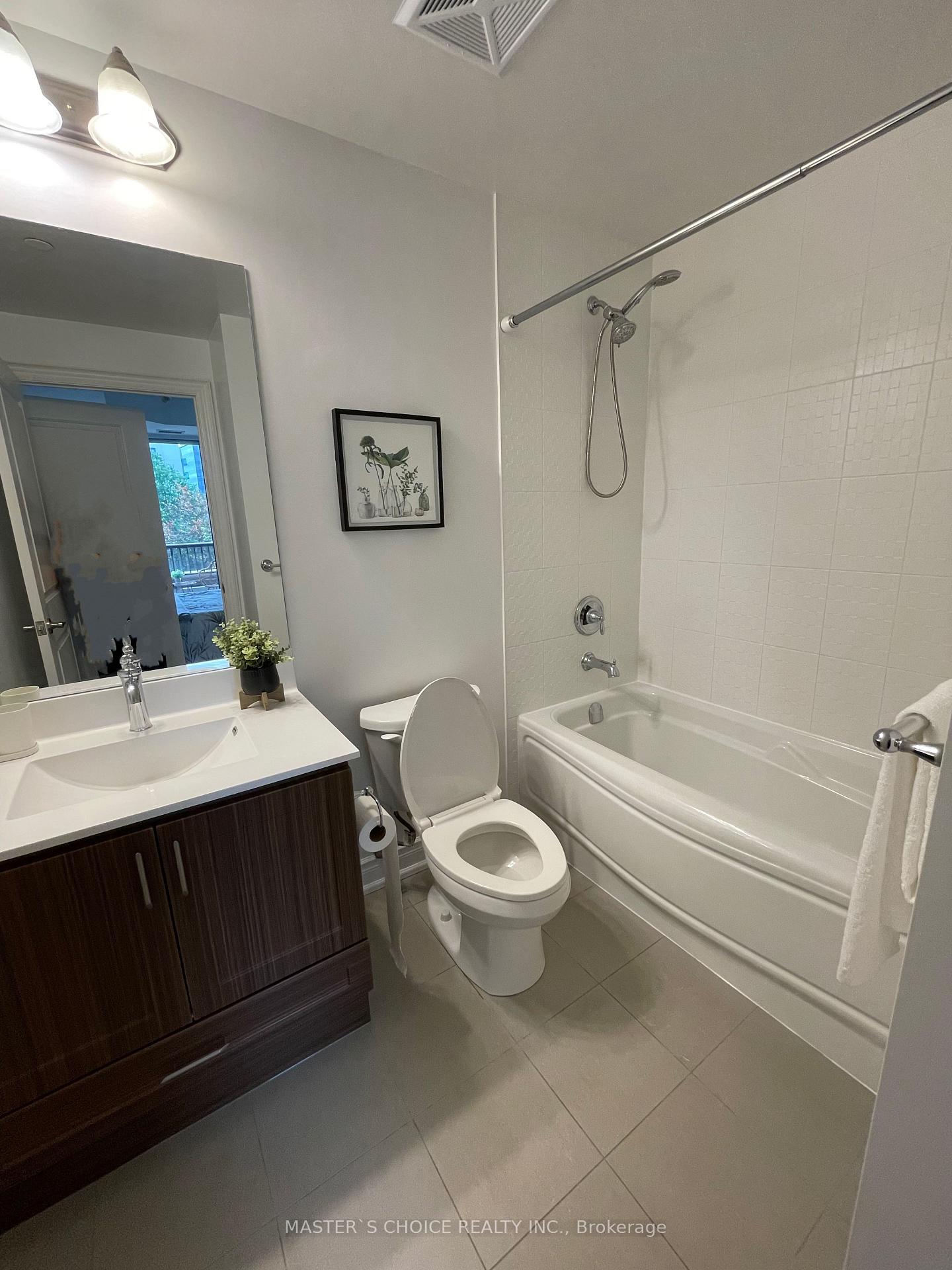 Photo 6 of Unit 312, 38 Cedarland Drive, Markham, Unionville — HOMEH