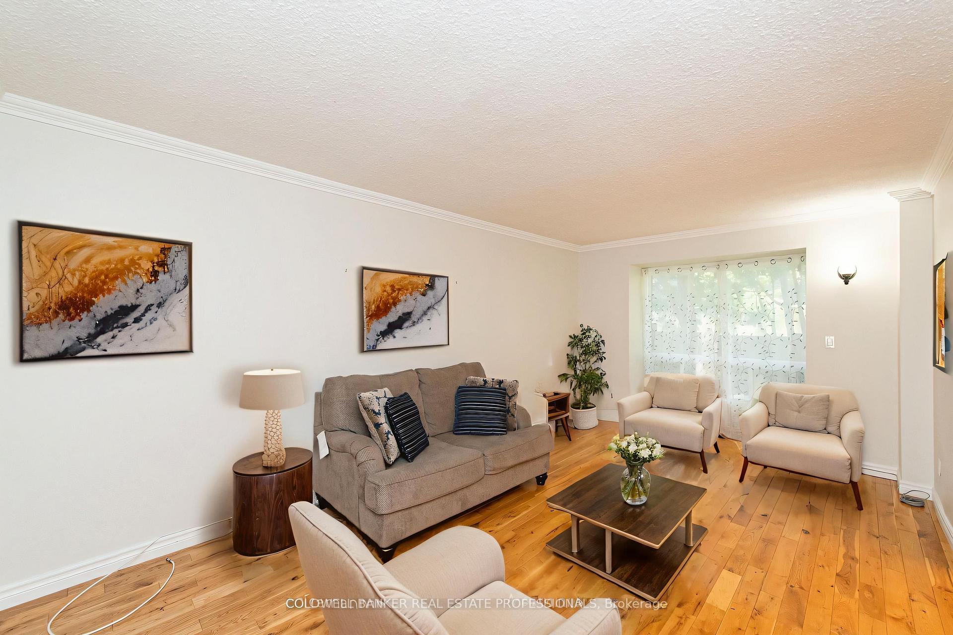 Photo 6 of Unit 22, 264 Royal Orchard Boulevard, Markham, Royal Orchard — HOMEH