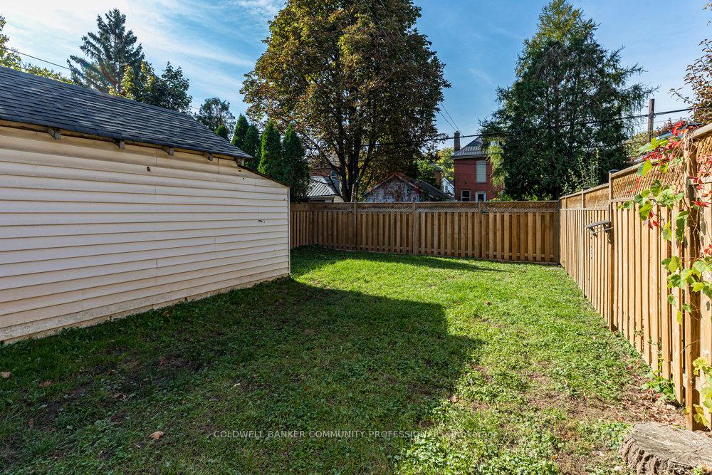 Photo 4 of 73 Balmoral Avenue N, Hamilton, Crown Point — HOMEH