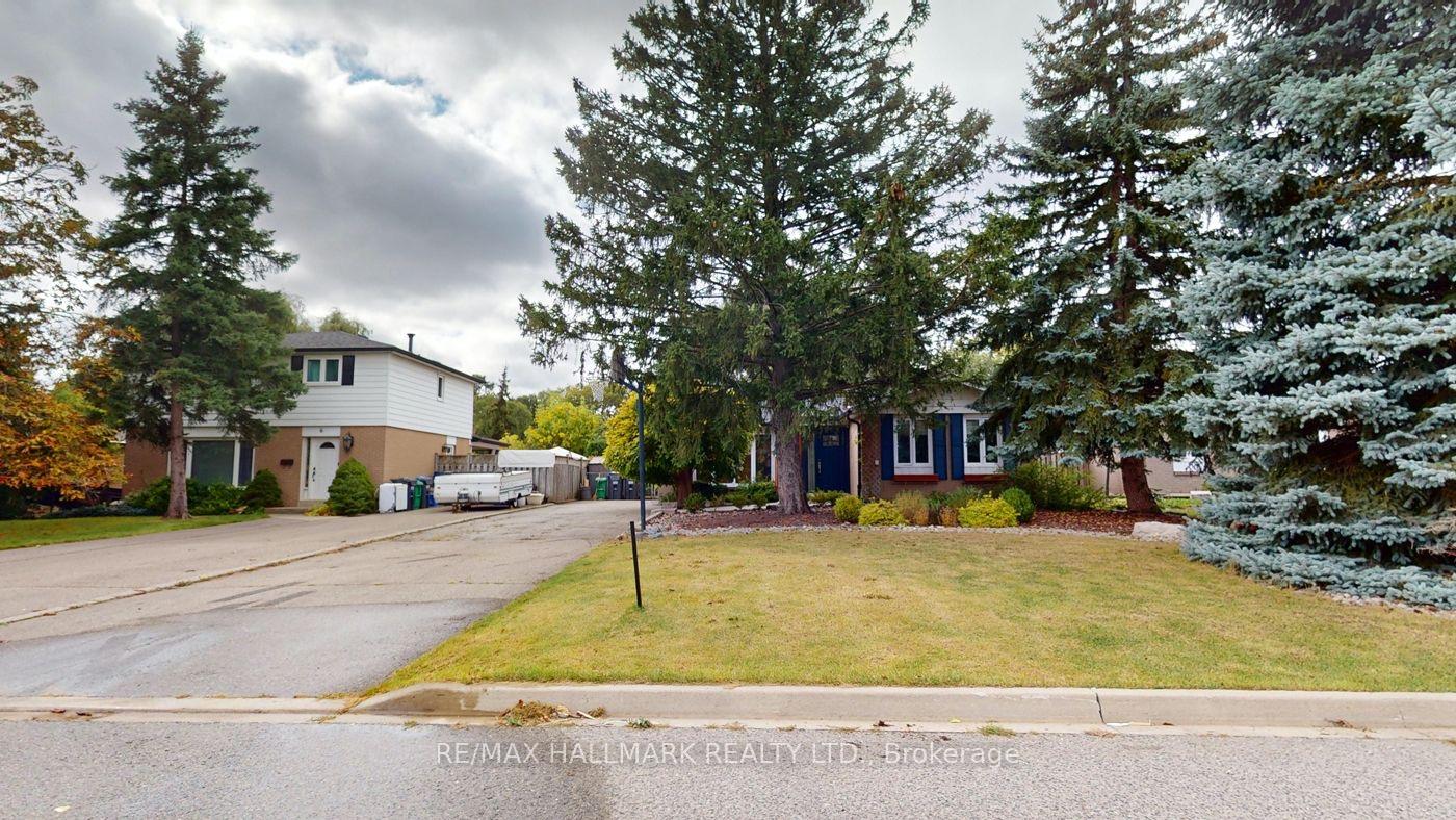 Photo 23 of 8 Dunblaine Crescent, Brampton, Southgate — HOMEH