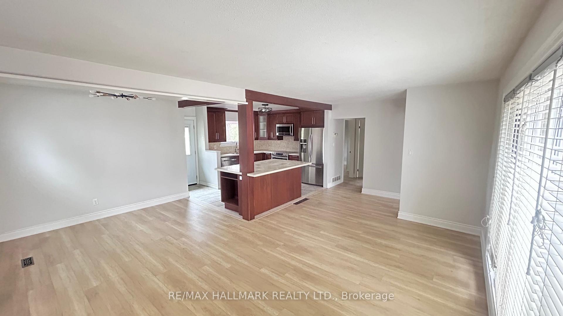 Photo 28 of 8 Dunblaine Crescent, Brampton, Southgate — HOMEH