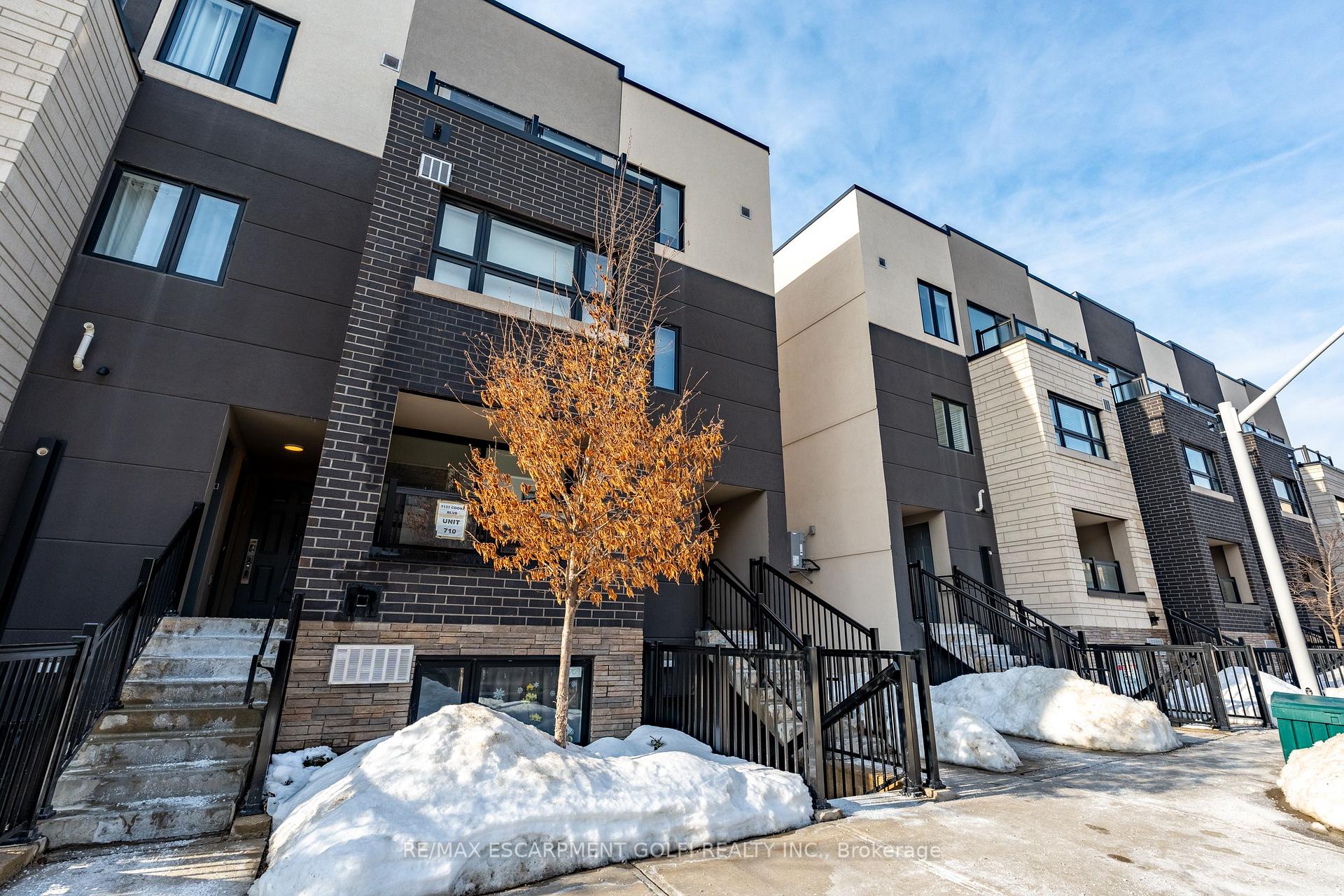 Front of Unit 712, 1131 Cooke Boulevard