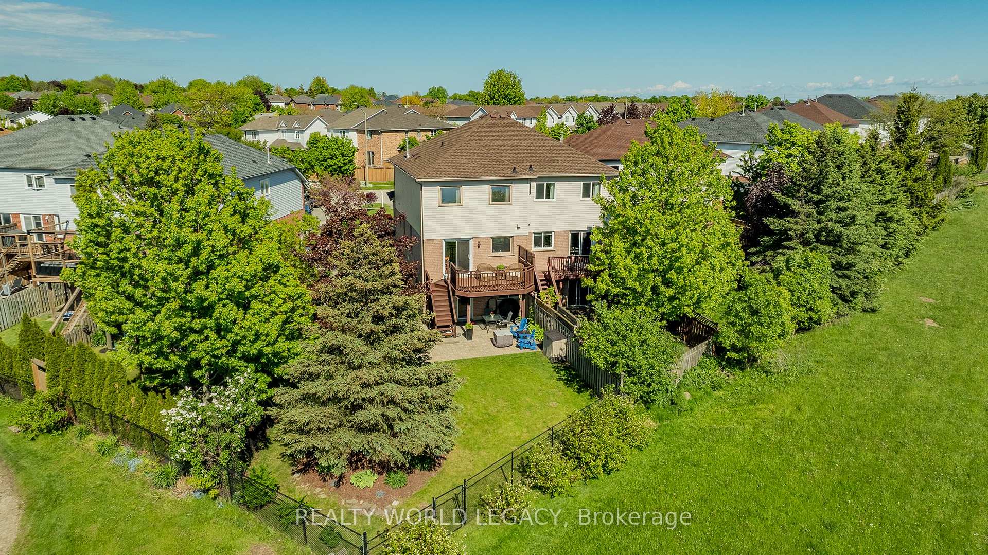 Photo 6 of 30 Kildonan Crescent, Hamilton, Waterdown — HOMEH