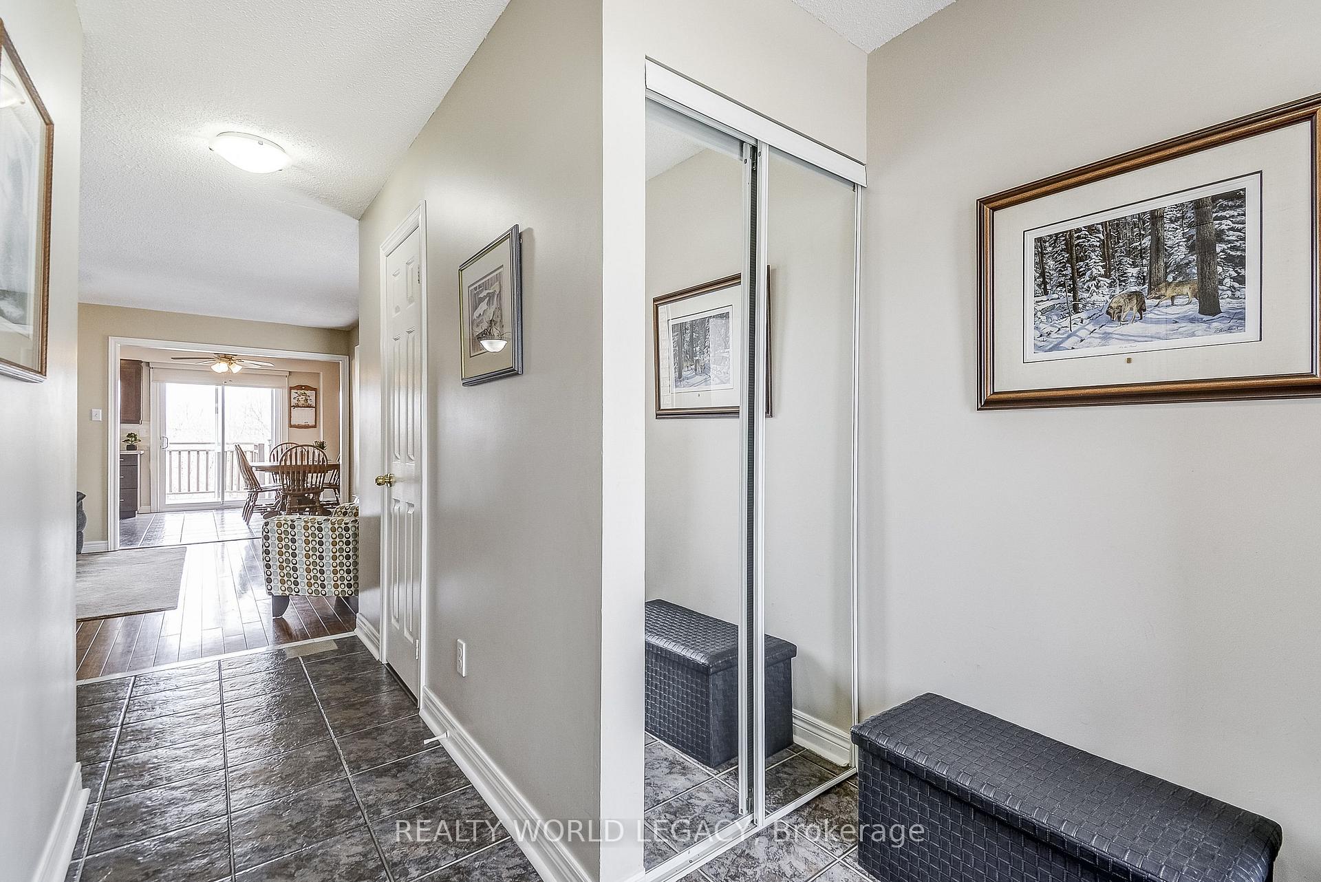 Photo 18 of 30 Kildonan Crescent, Hamilton, Waterdown — HOMEH