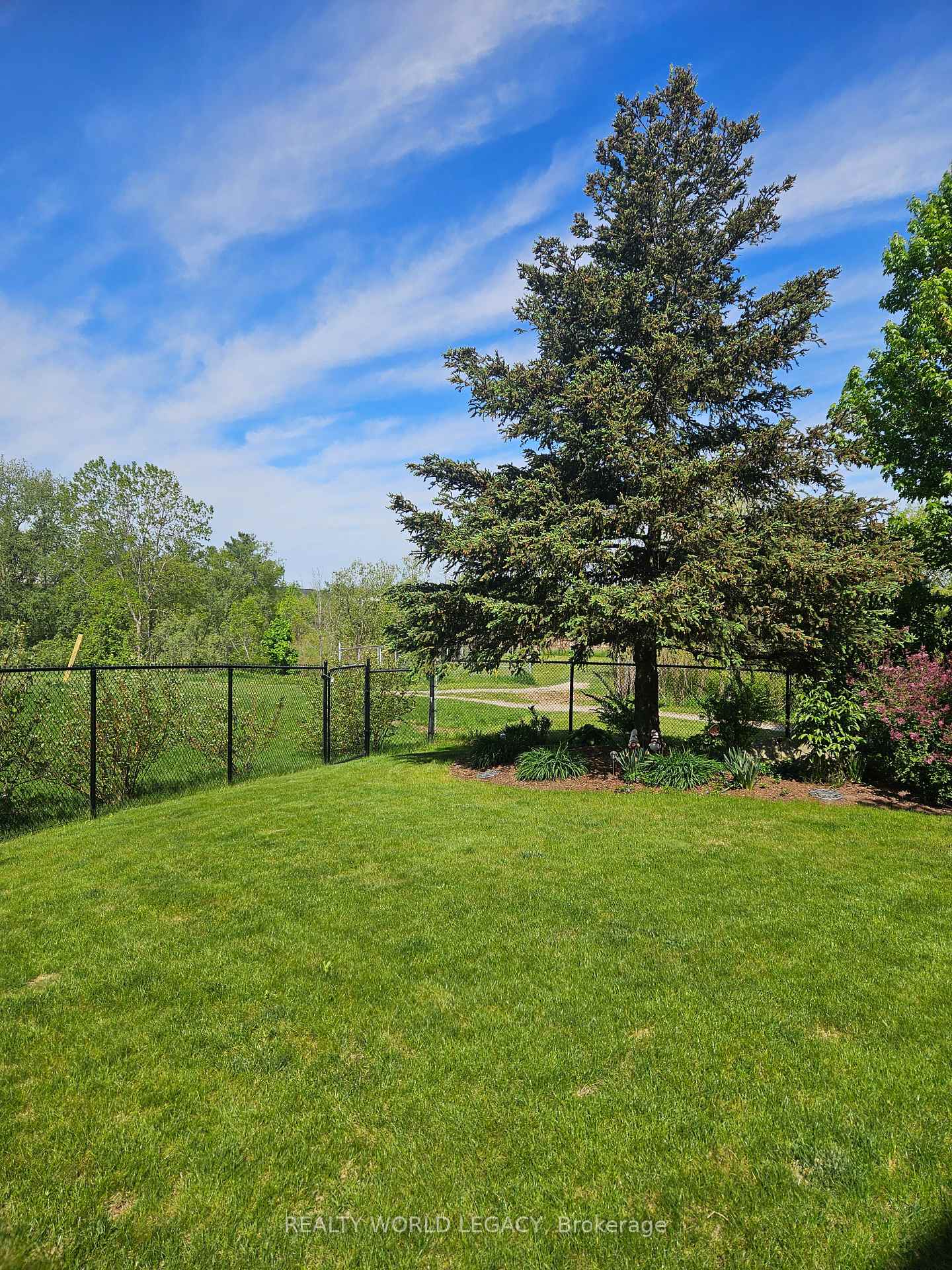 Photo 26 of 30 Kildonan Crescent, Hamilton, Waterdown — HOMEH