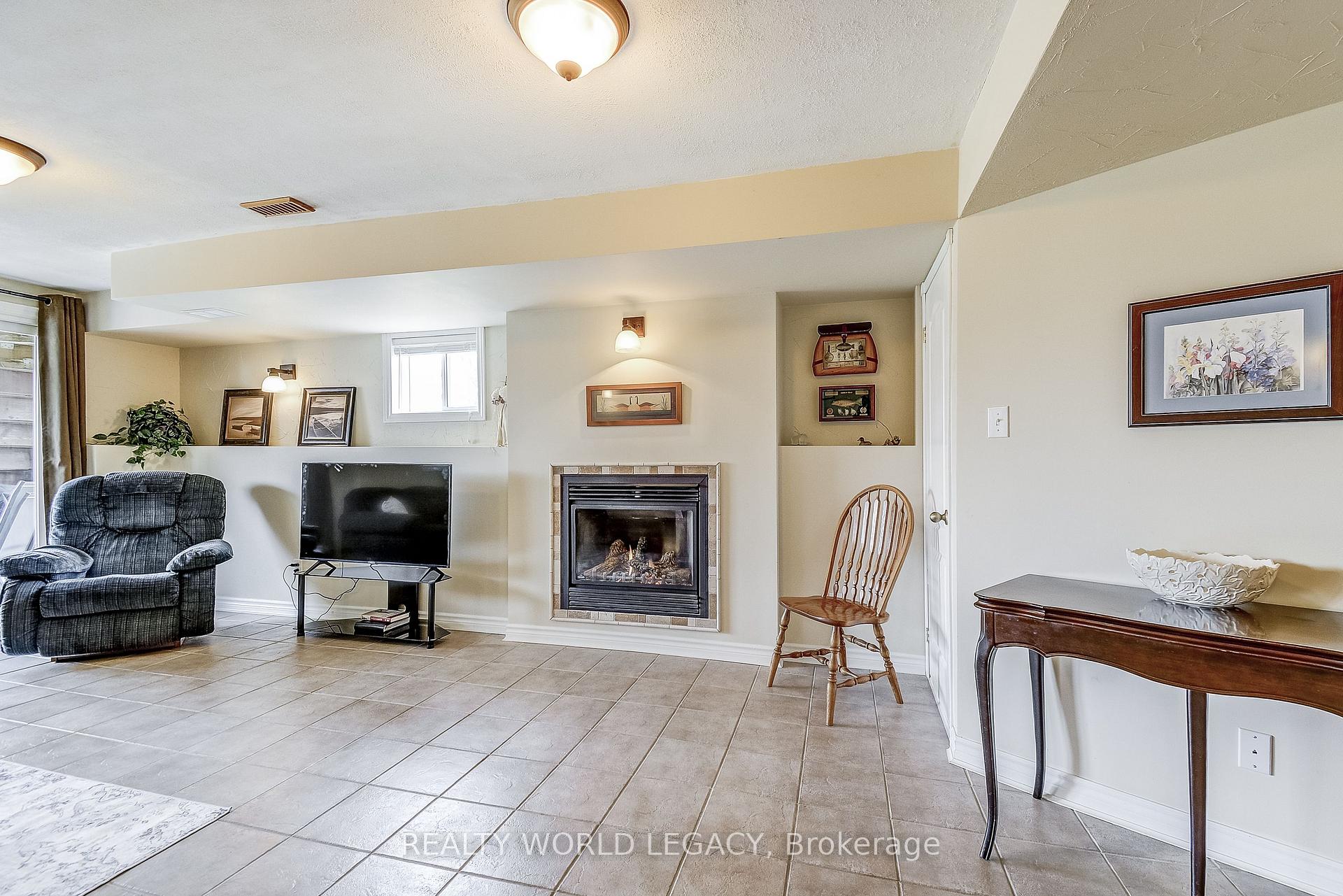 Photo 29 of 30 Kildonan Crescent, Hamilton, Waterdown — HOMEH