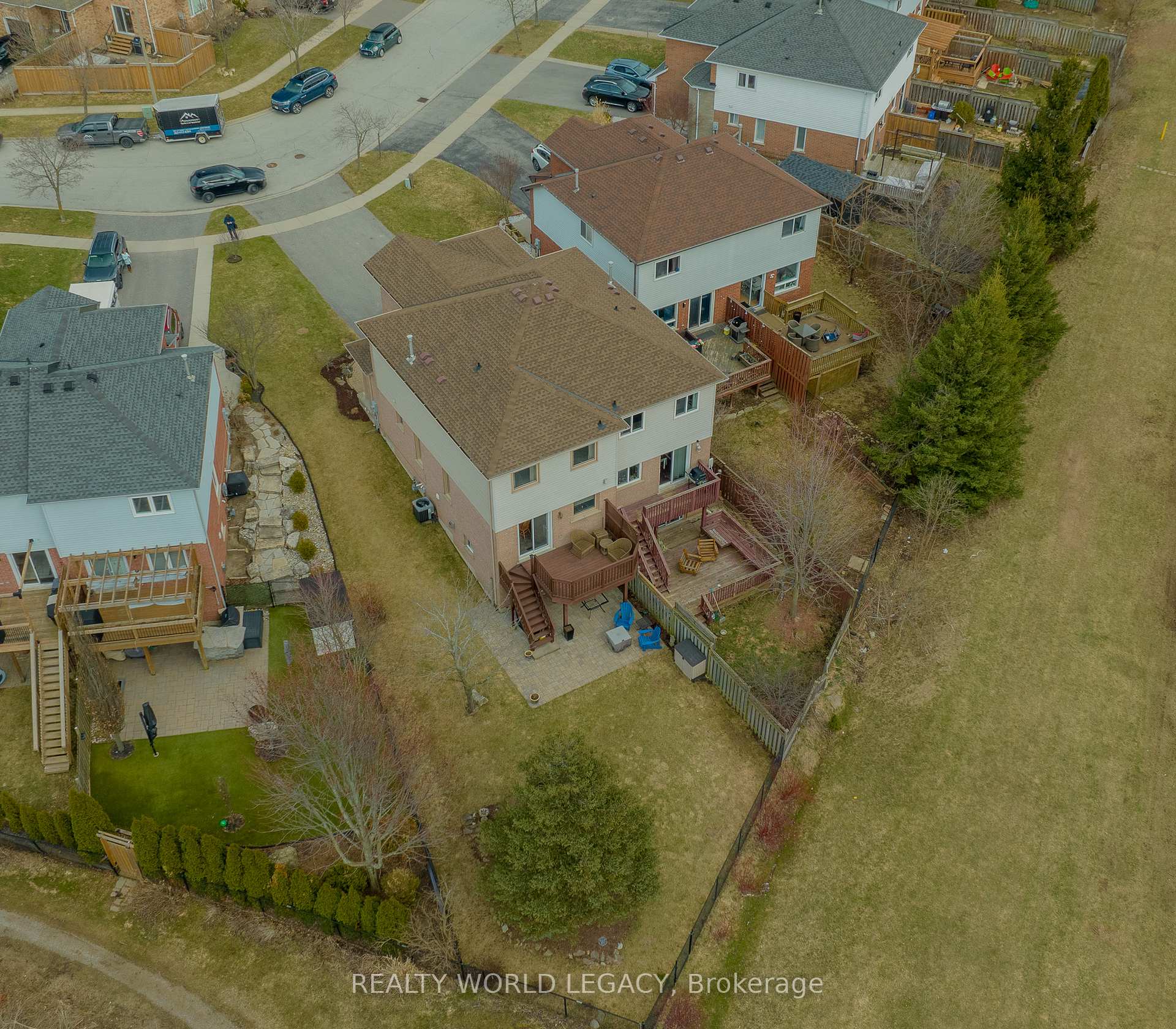 Photo 31 of 30 Kildonan Crescent, Hamilton, Waterdown — HOMEH
