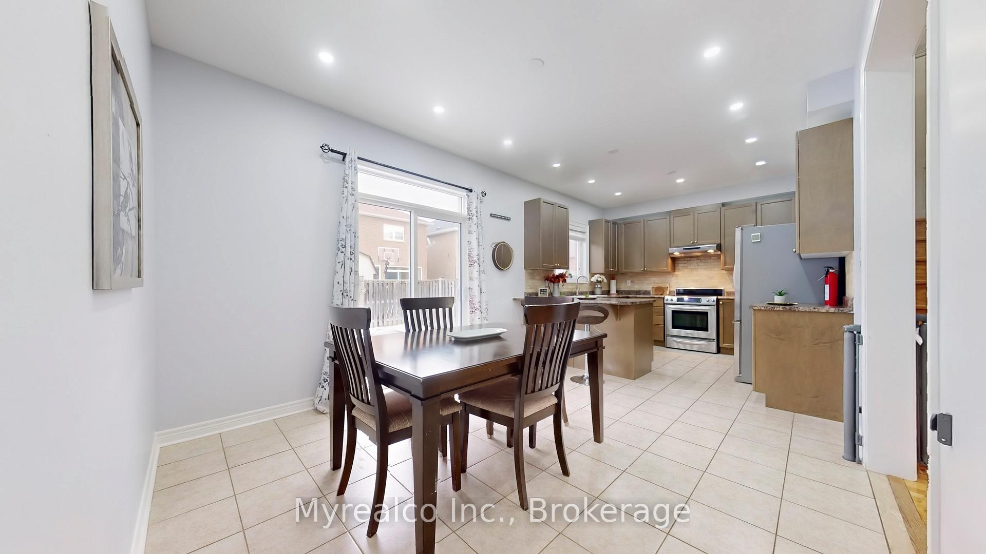 Photo 8 of 33 Windflower Road, Brampton, Northwest Sandalwood Parkway — HOMEH