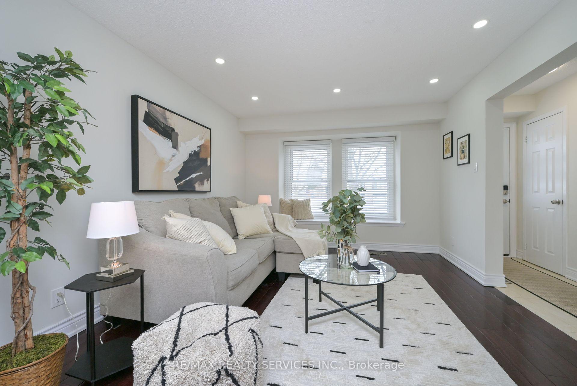 Photo 11 of 54 Nancy McCredie Drive, Brampton, Brampton West — HOMEH