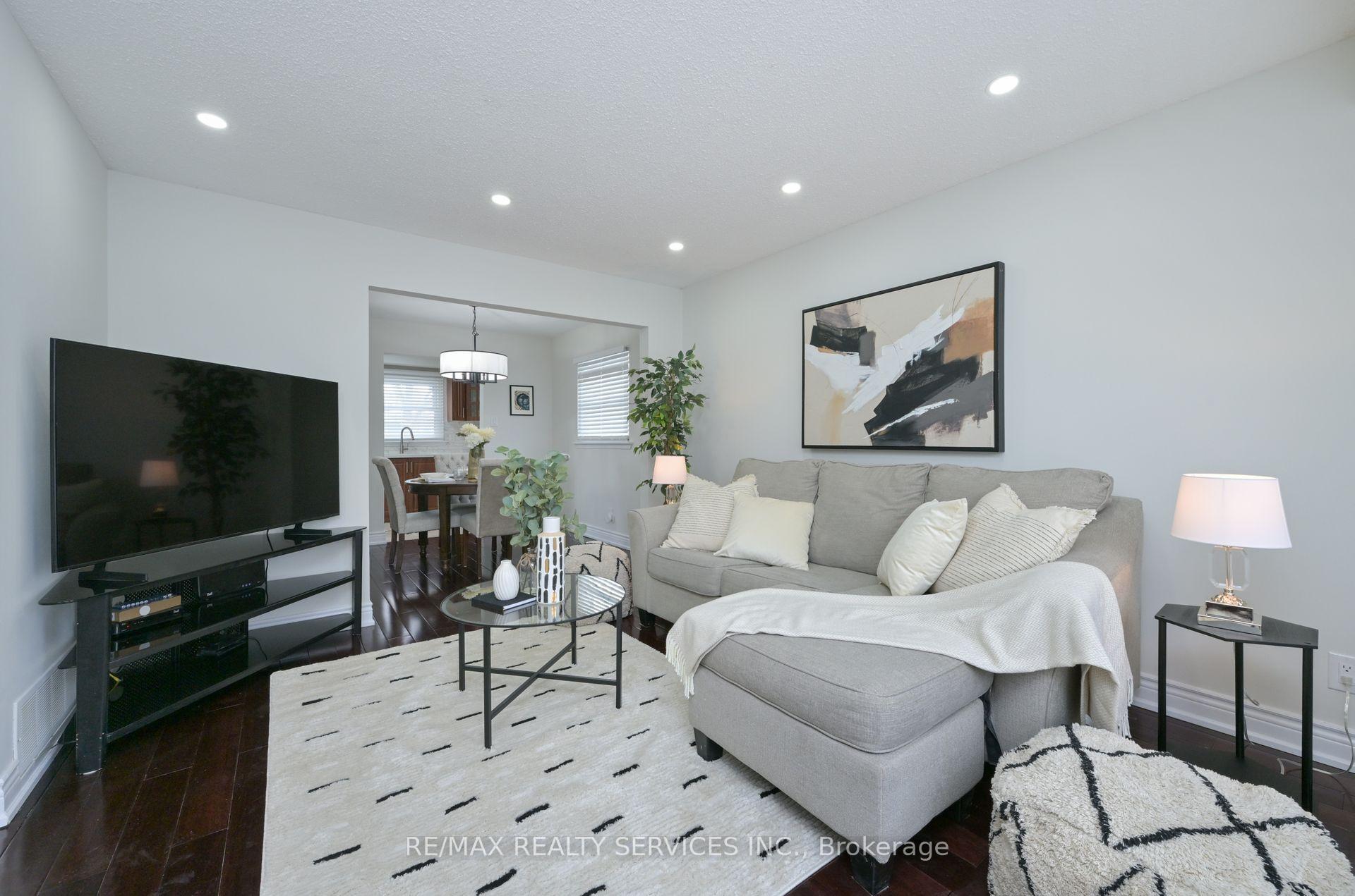 Photo 12 of 54 Nancy McCredie Drive, Brampton, Brampton West — HOMEH