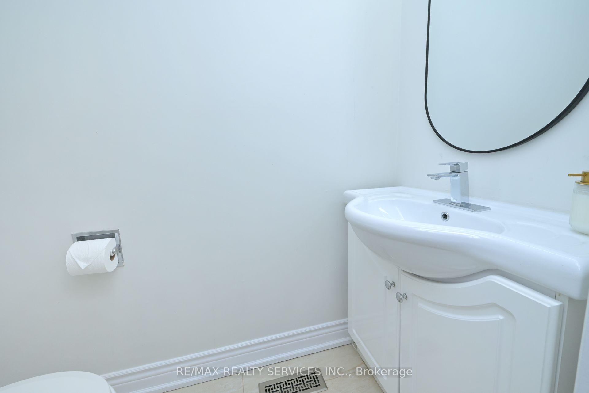 Photo 15 of 54 Nancy McCredie Drive, Brampton, Brampton West — HOMEH