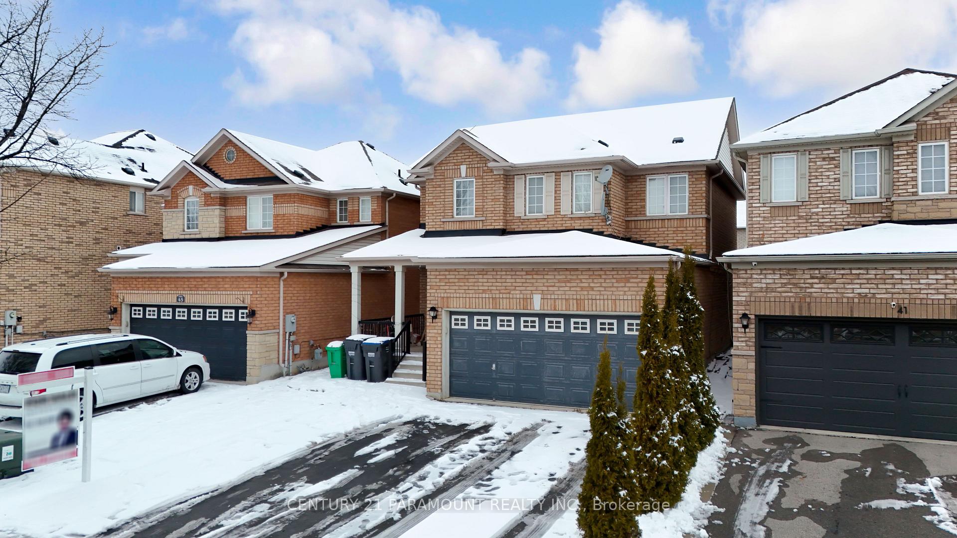 Photo 2 of 43 Crystal Glen Crescent, Brampton, Credit Valley — HOMEH