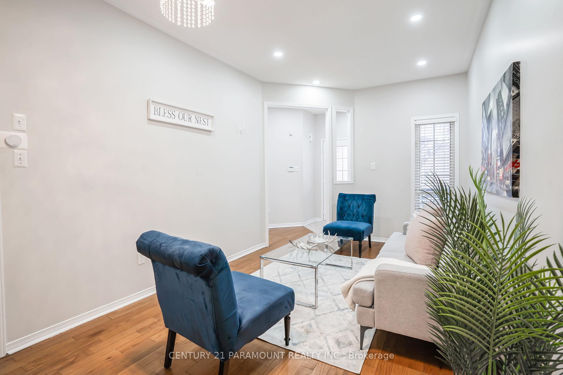 Photo 5 of 43 Crystal Glen Crescent, Brampton, Credit Valley — HOMEH