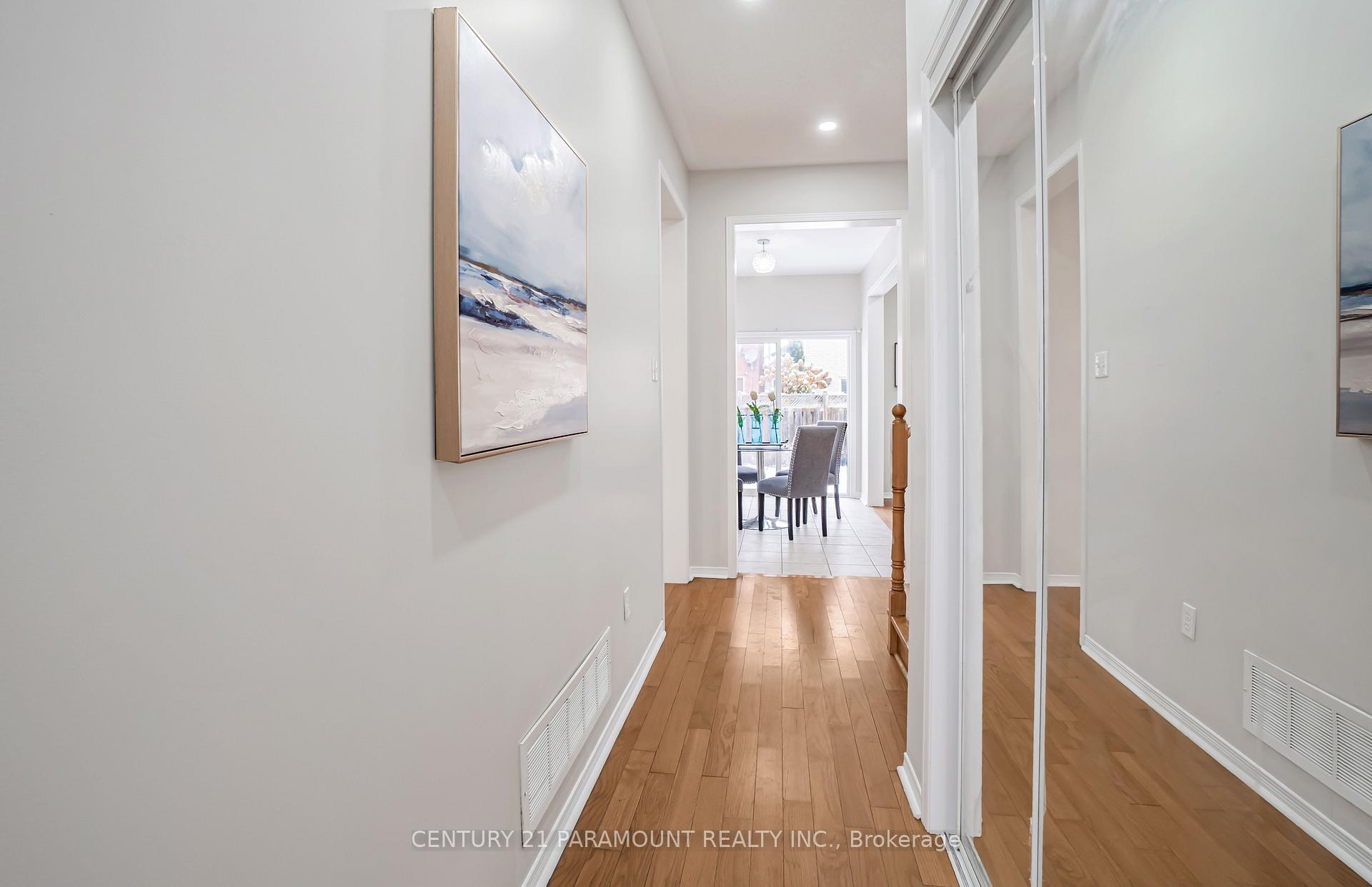 Photo 6 of 43 Crystal Glen Crescent, Brampton, Credit Valley — HOMEH