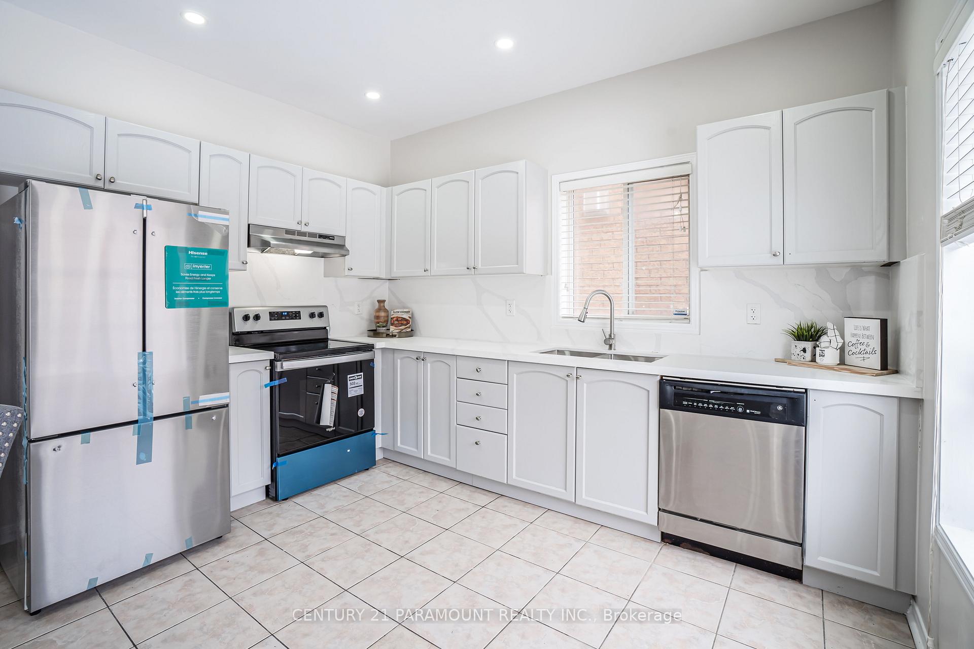 Photo 8 of 43 Crystal Glen Crescent, Brampton, Credit Valley — HOMEH