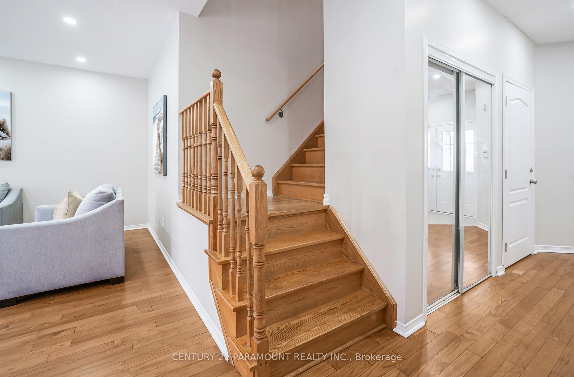 Photo 14 of 43 Crystal Glen Crescent, Brampton, Credit Valley — HOMEH