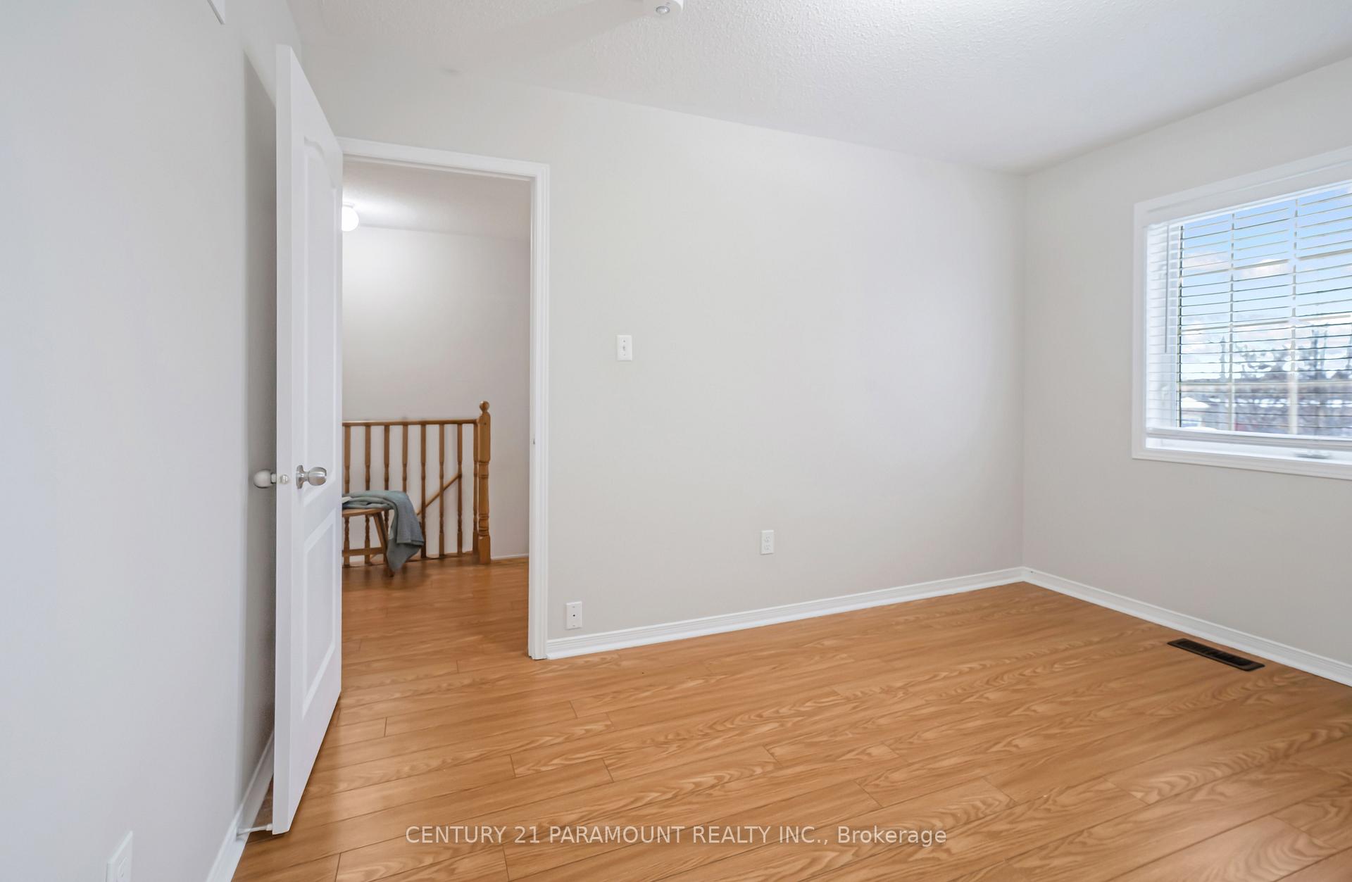 Photo 16 of 43 Crystal Glen Crescent, Brampton, Credit Valley — HOMEH