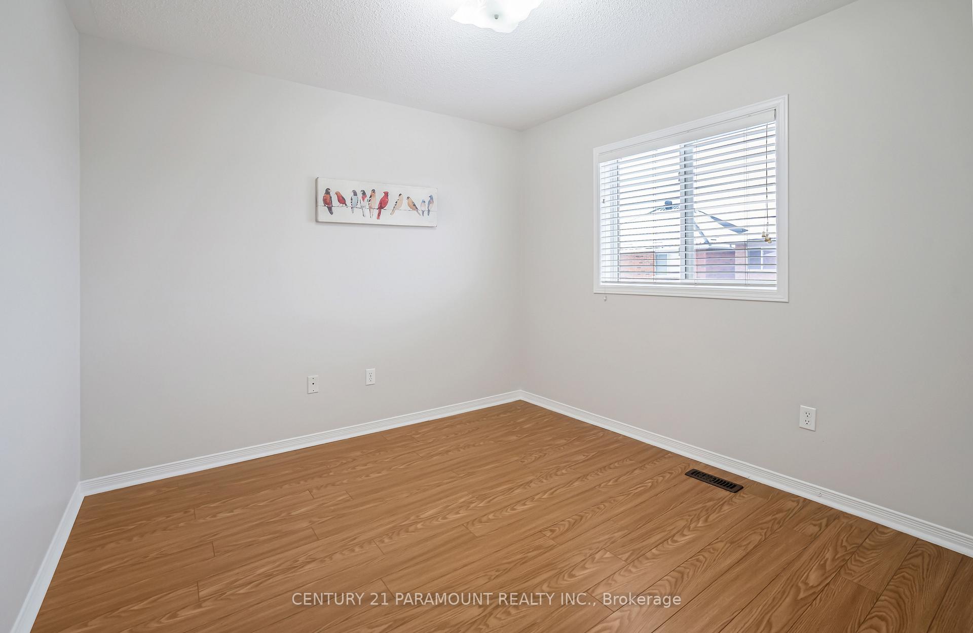 Photo 17 of 43 Crystal Glen Crescent, Brampton, Credit Valley — HOMEH