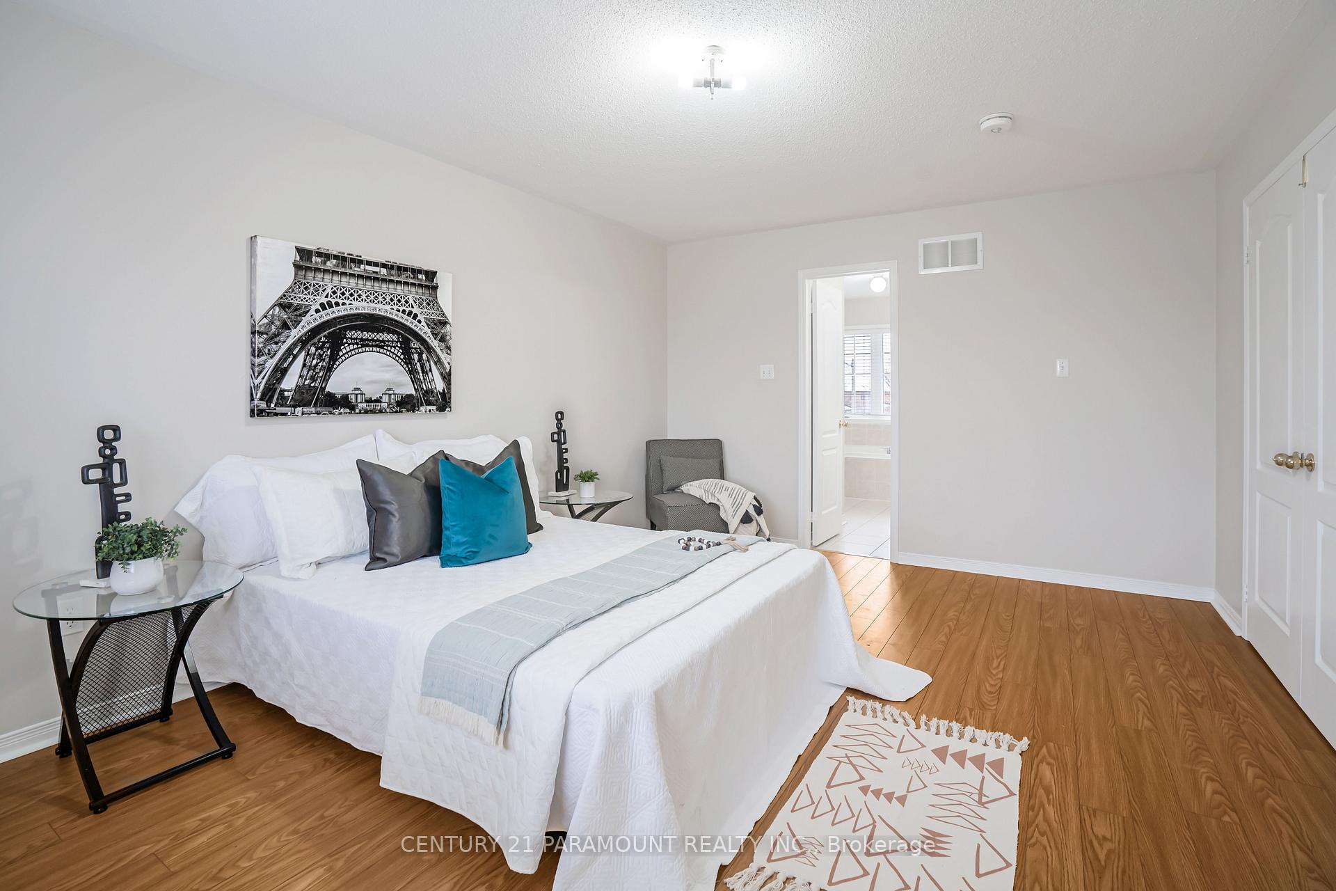 Photo 23 of 43 Crystal Glen Crescent, Brampton, Credit Valley — HOMEH