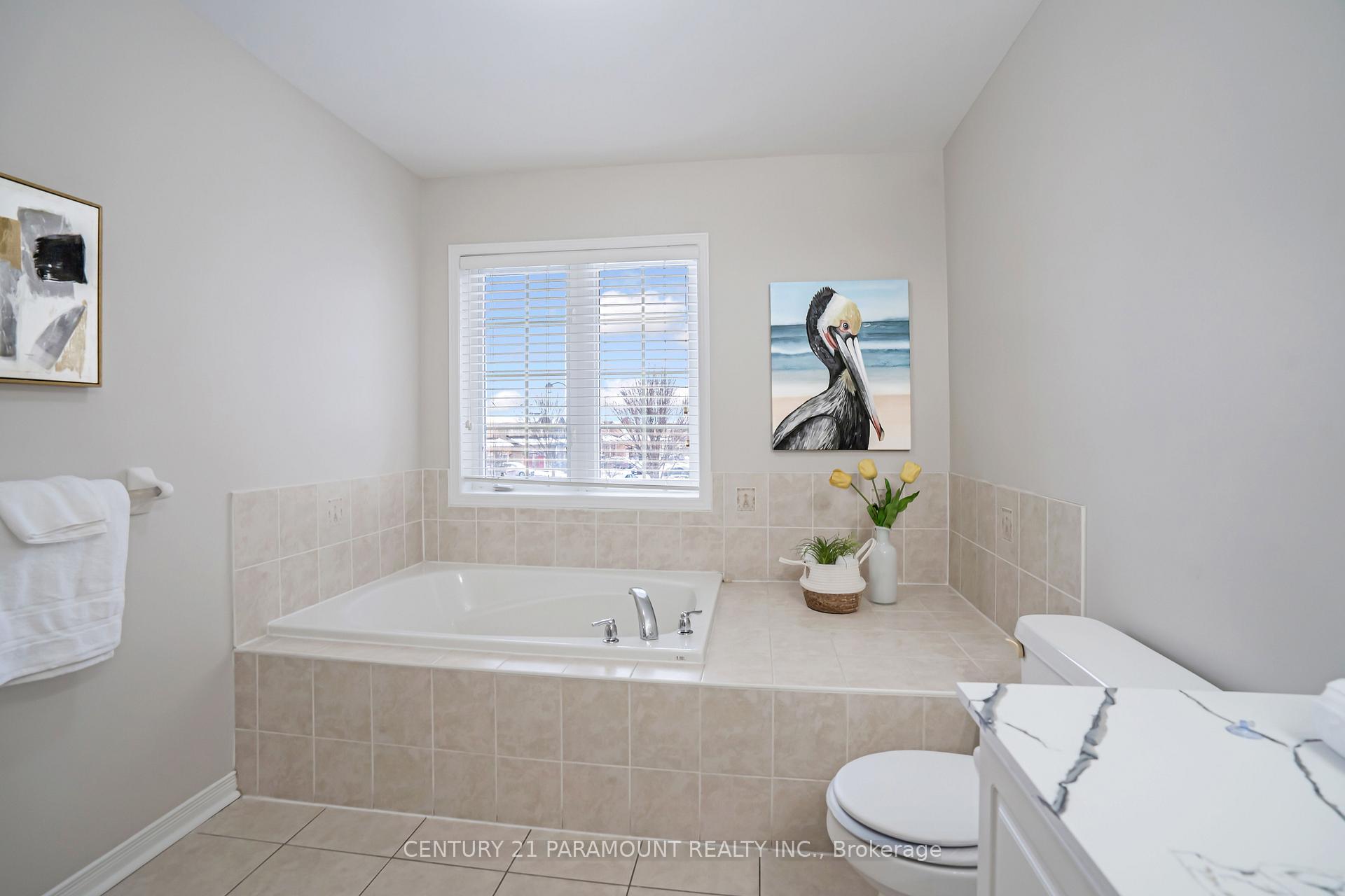 Photo 25 of 43 Crystal Glen Crescent, Brampton, Credit Valley — HOMEH