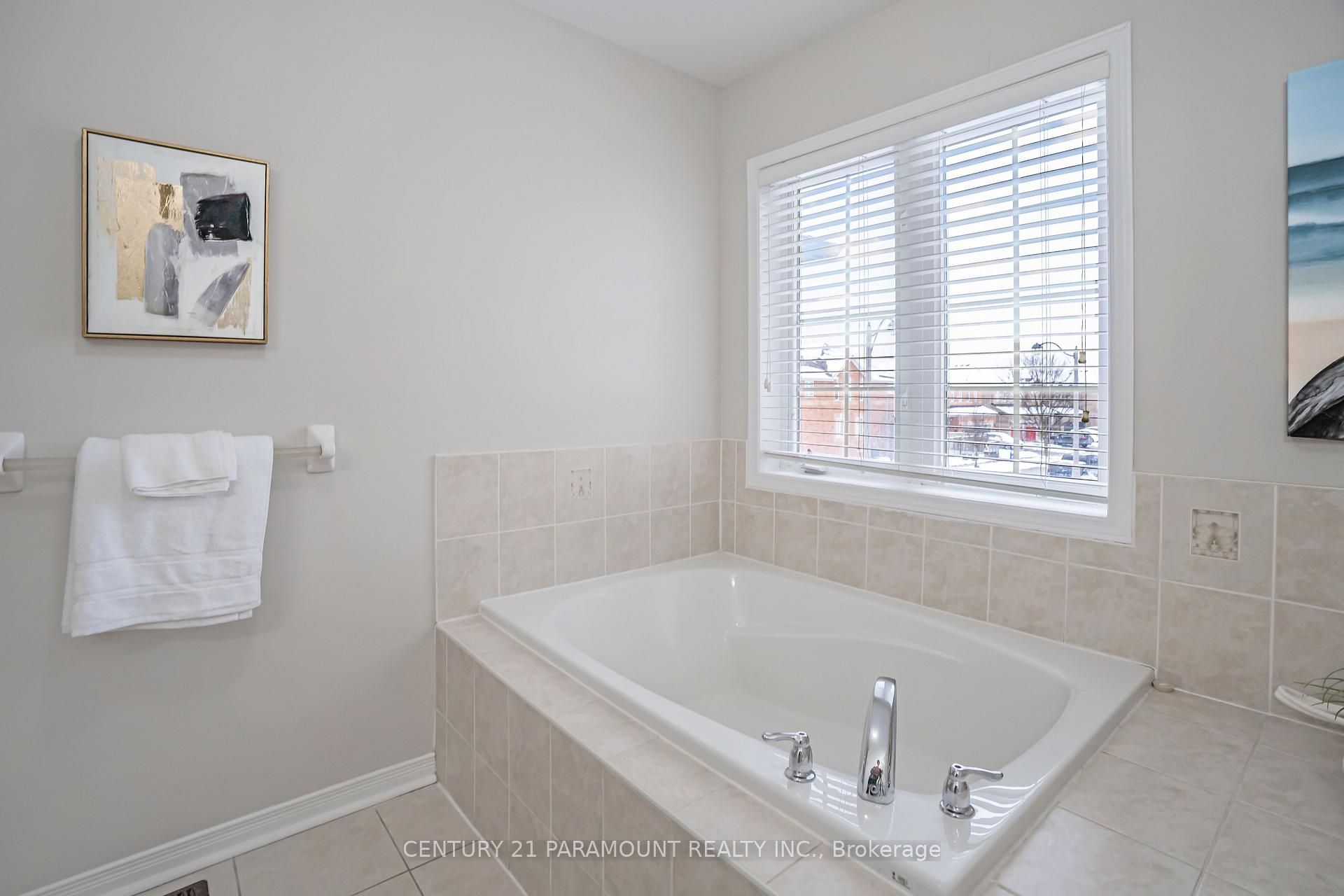 Photo 26 of 43 Crystal Glen Crescent, Brampton, Credit Valley — HOMEH