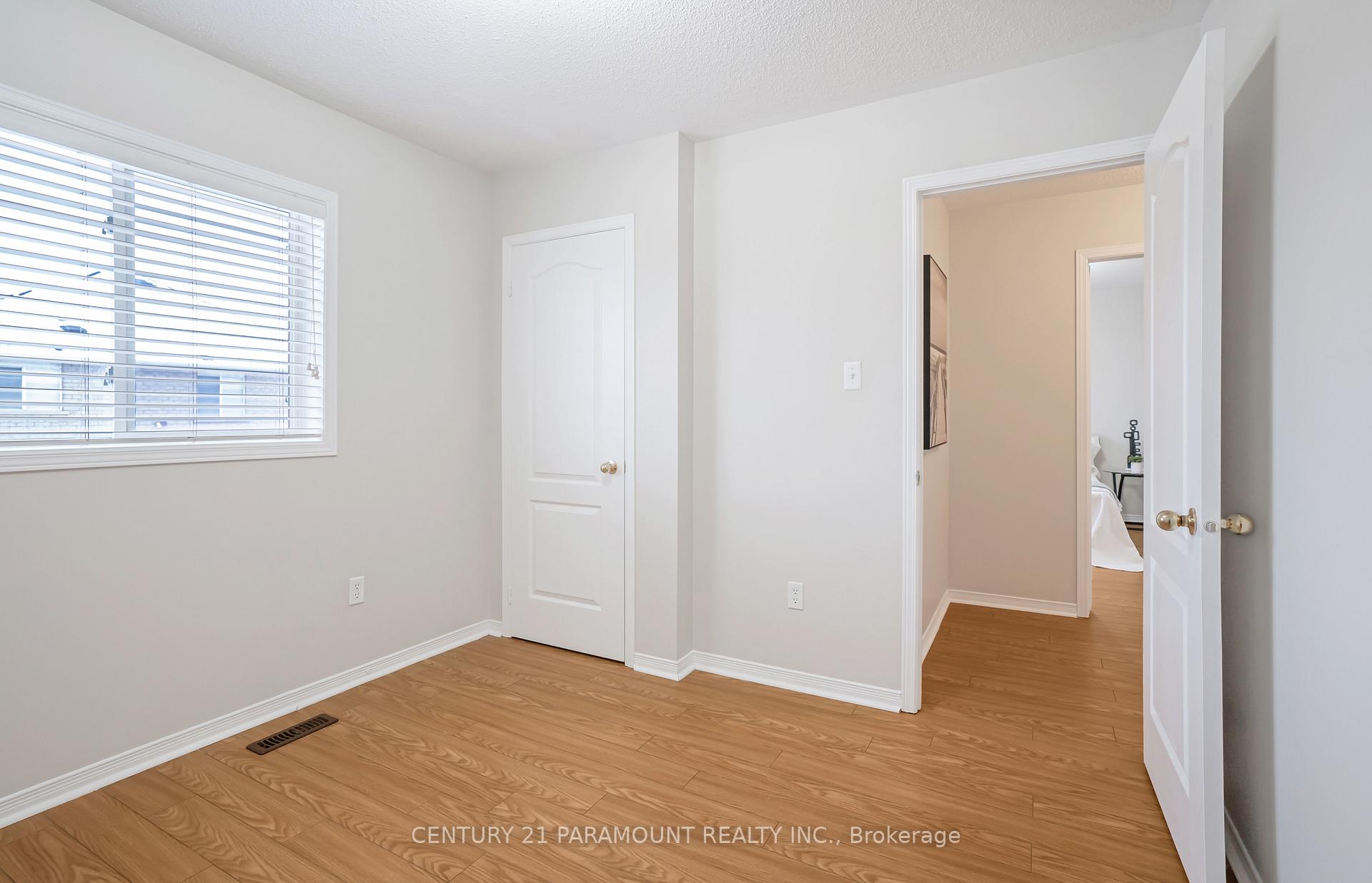 Photo 27 of 43 Crystal Glen Crescent, Brampton, Credit Valley — HOMEH
